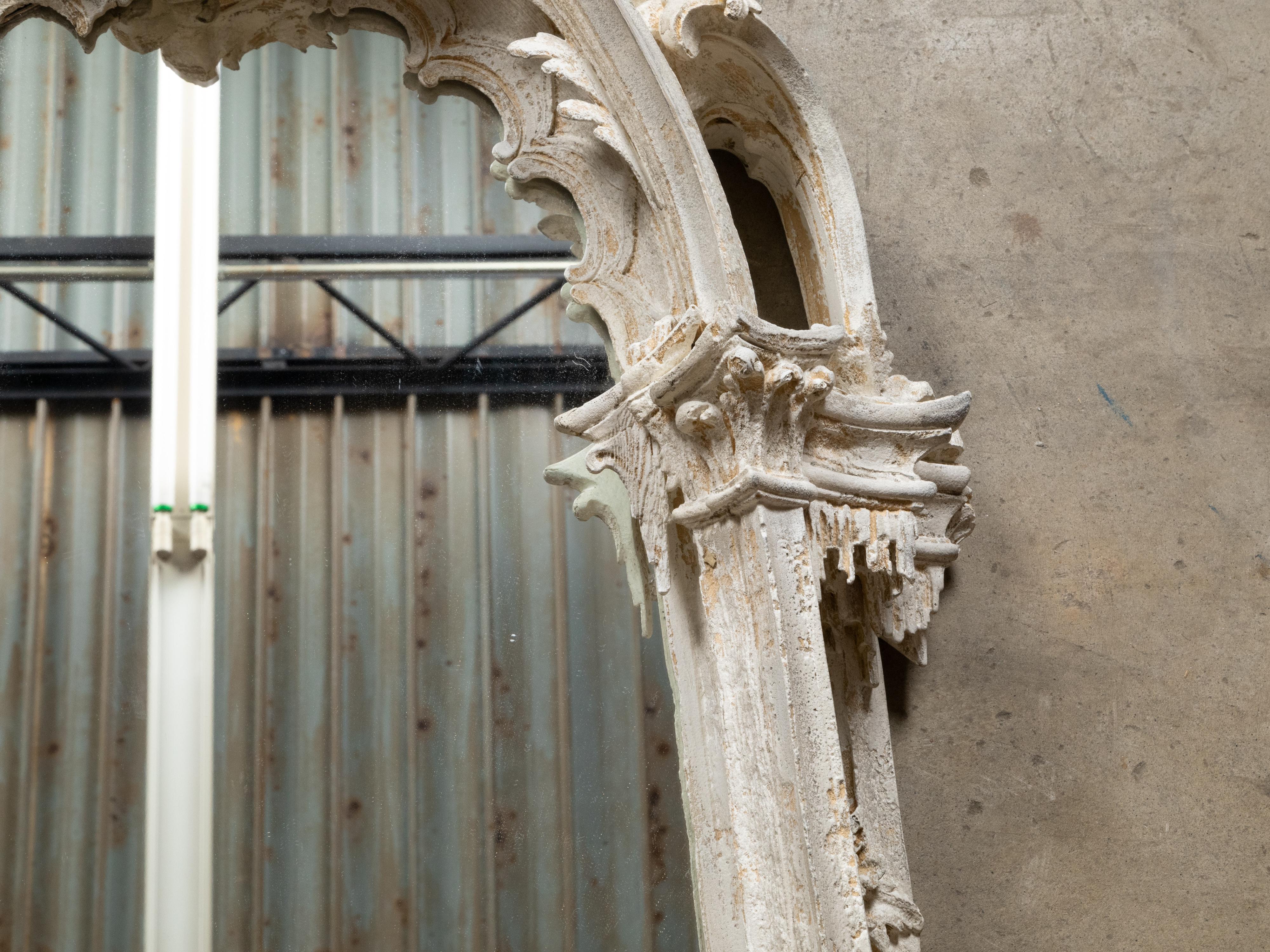 Paar englische Architekturspiegel im Rokoko-Chippendale-Stil, bemalt und geschnitzt im Angebot 2