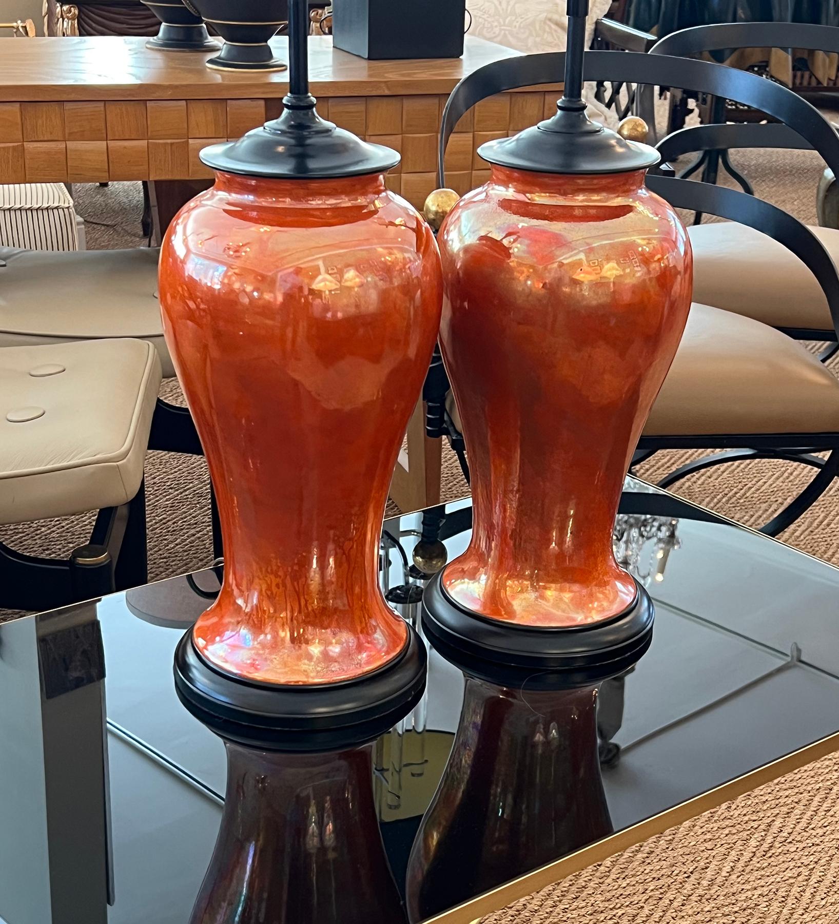 Ein Paar englische Ruskin Pottery irisierende orange-glasierte Vasen jetzt als Lampen (Englisch) im Angebot