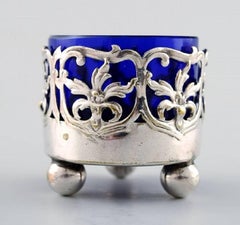 Paar englische Salzstreuer mit Glaseinsätzen in Blau