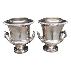 Coppia di secchielli da champagne inglesi di Sheffield Matthew Boulton con decorazione a gadroon Circa 1800