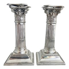 Pareja de candeleros ingleses de plata de Sheffield