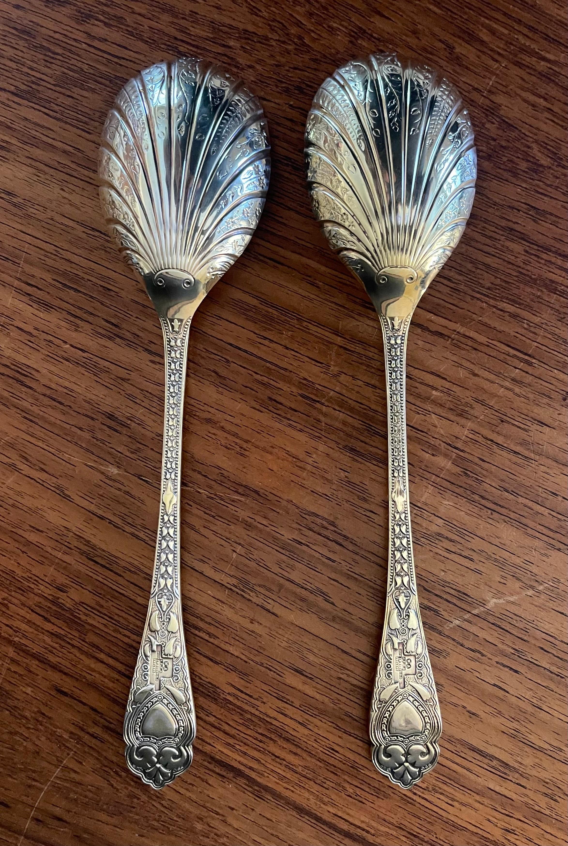 20th Century Pair of English Sheffield Silver Plated Serving Spoons in Box by I. Magnin For Sale