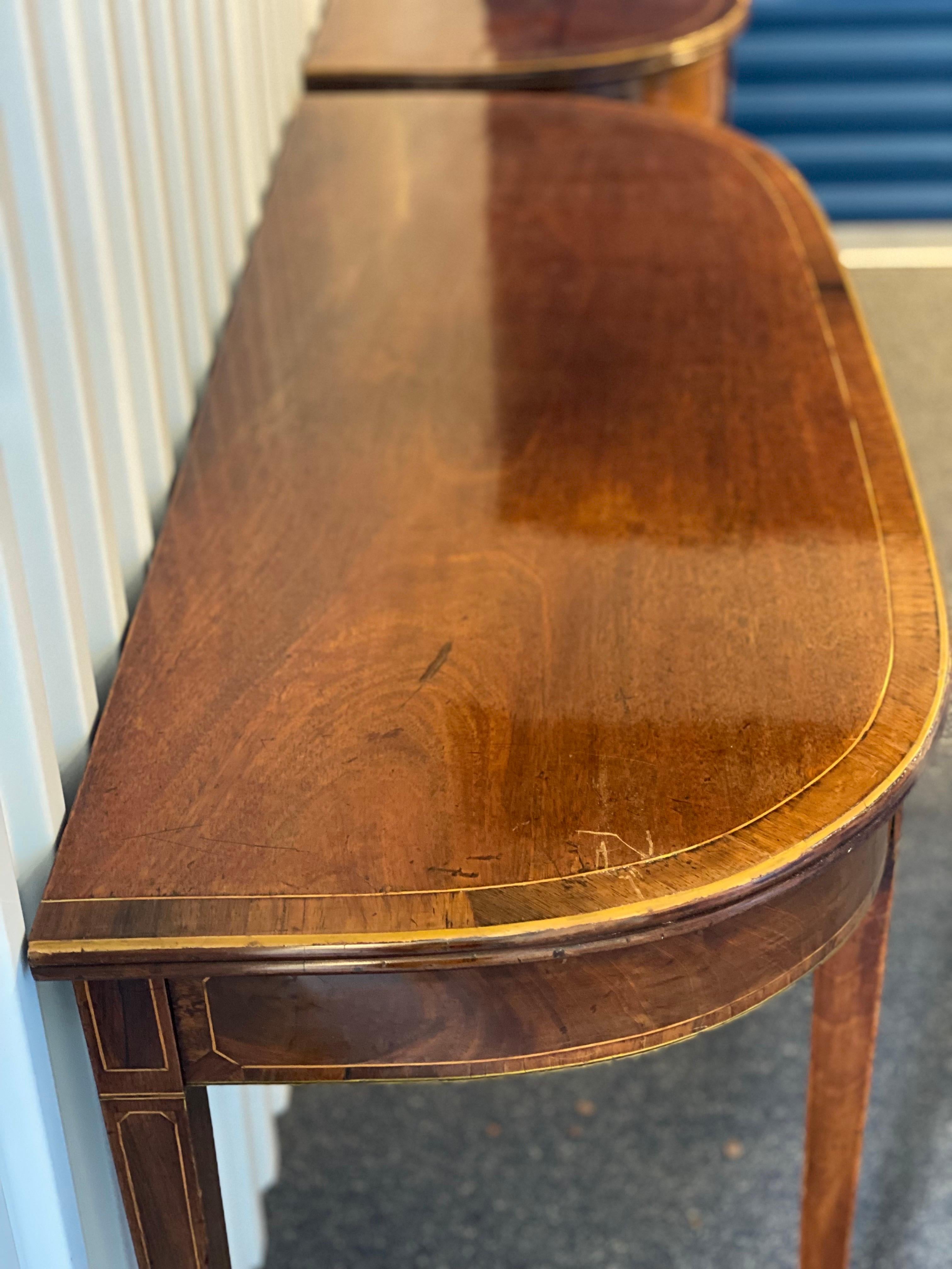 Paire de tables d'appoint anglaises Sheraton en acajou en forme de D, vers 1790 en vente 7