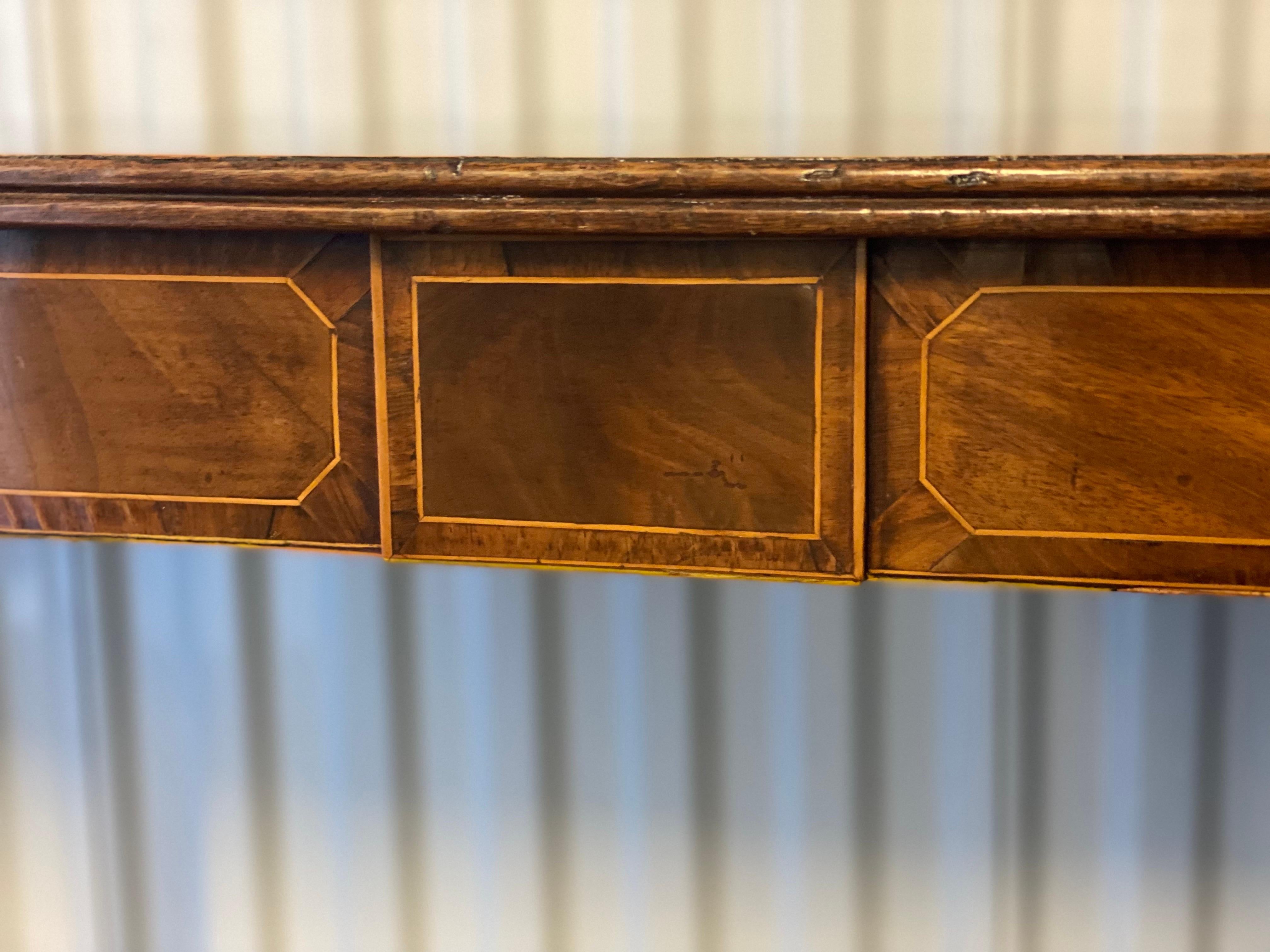 Paire de tables d'appoint anglaises Sheraton en acajou en forme de D, vers 1790 en vente 10