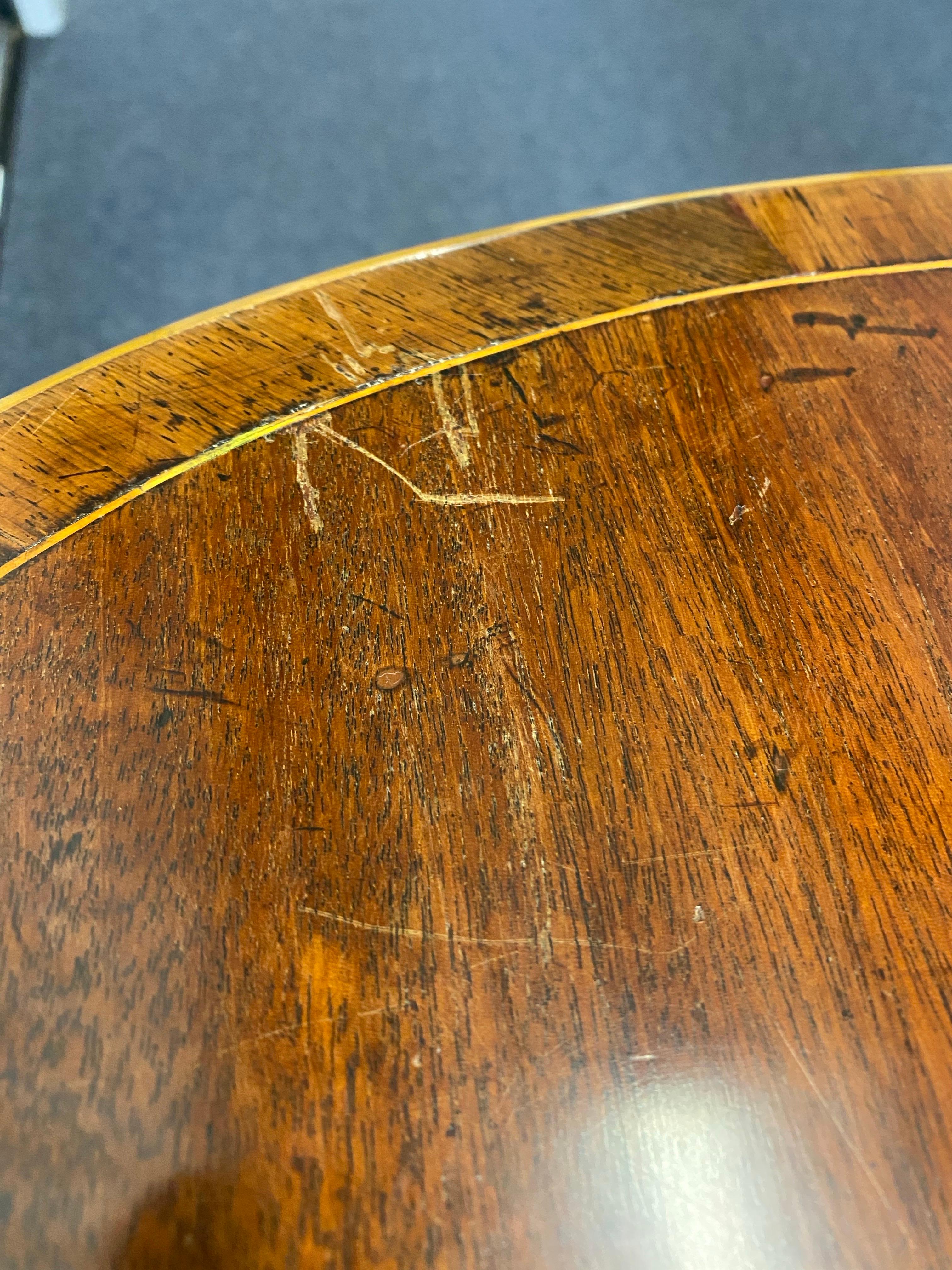 Paire de tables d'appoint anglaises Sheraton en acajou en forme de D, vers 1790 en vente 12