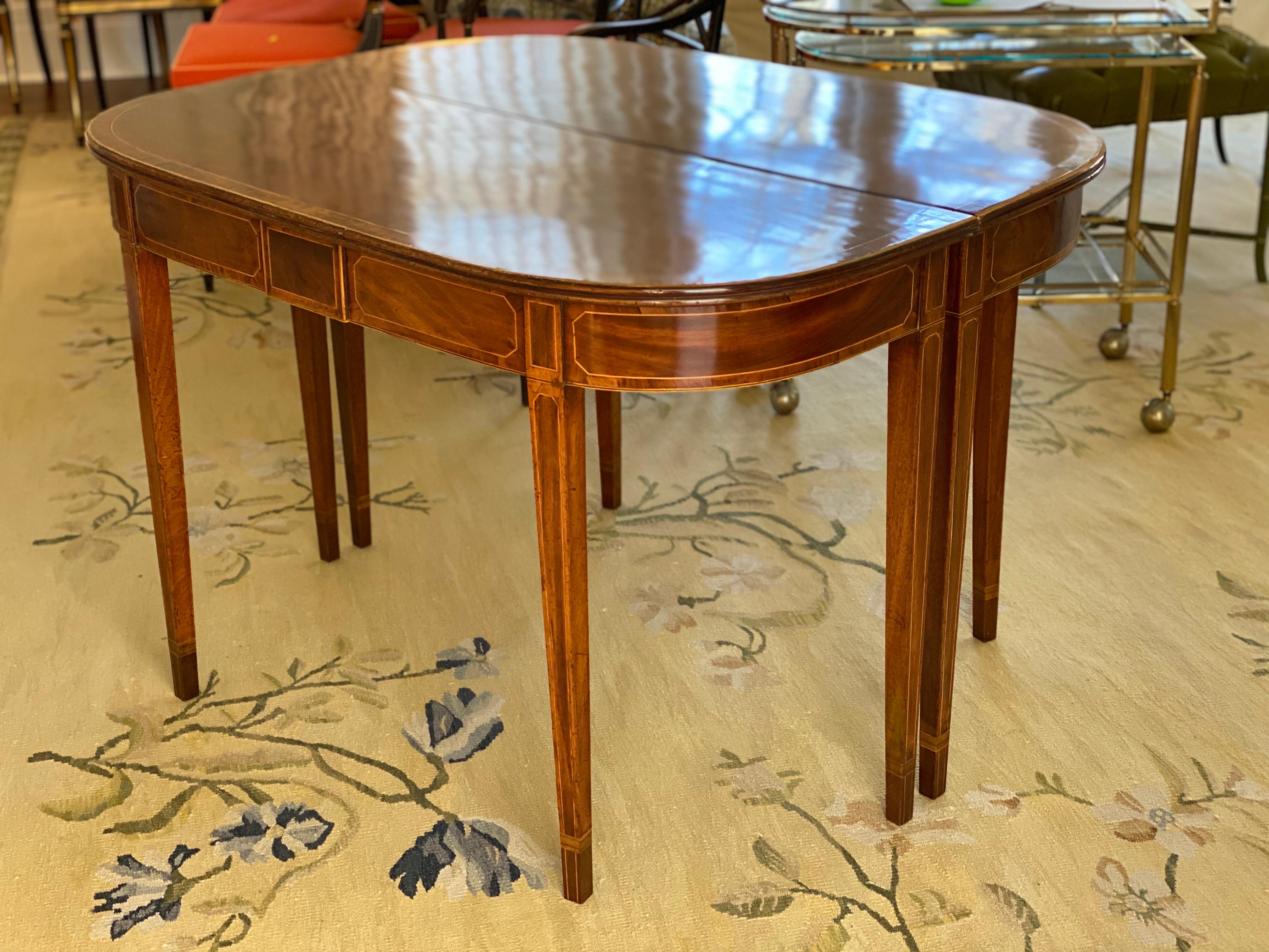 Paire de tables d'appoint anglaises Sheraton en acajou en forme de D, vers 1790 en vente 13
