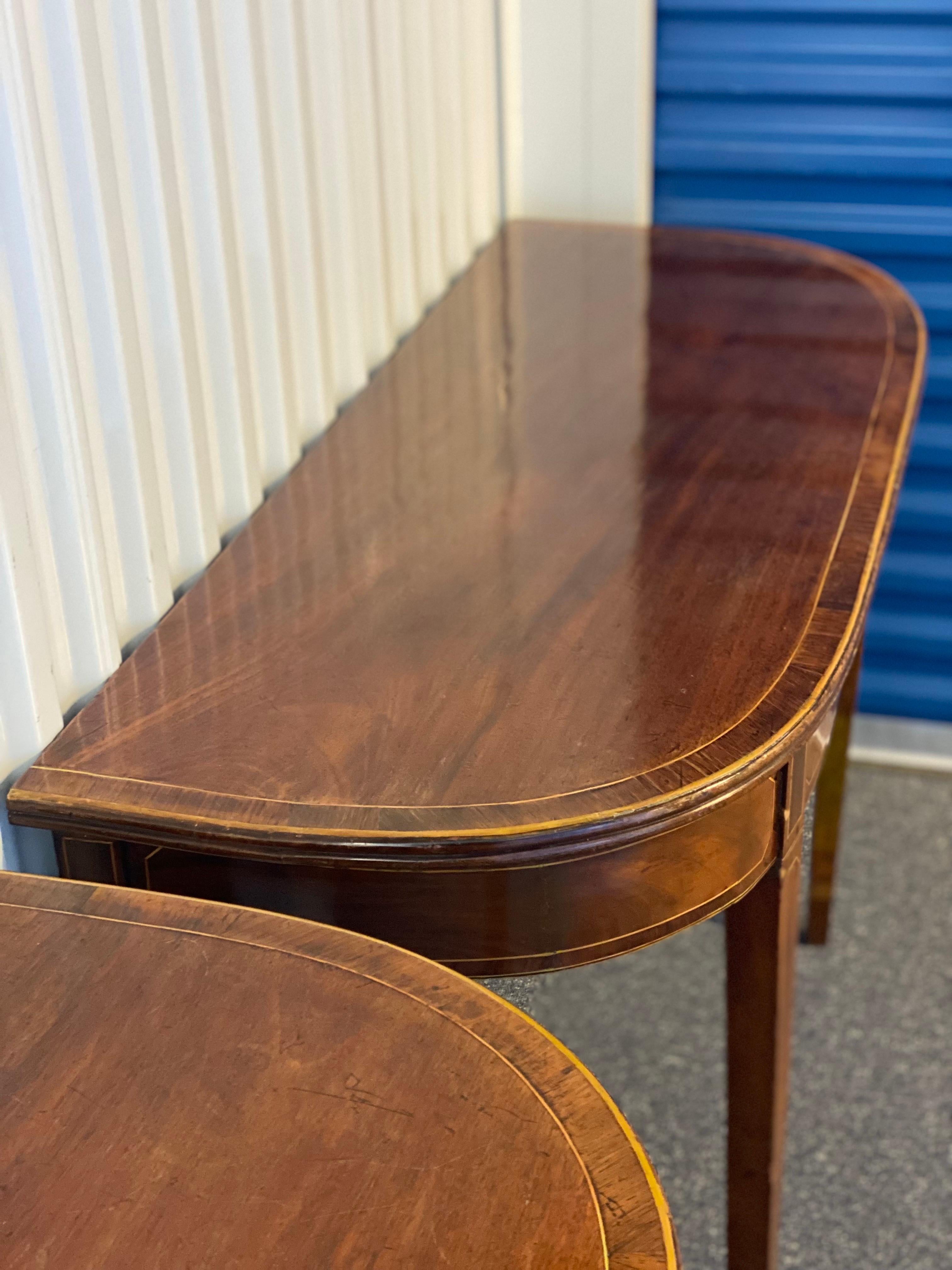 Paire de tables d'appoint anglaises Sheraton en acajou en forme de D, vers 1790 en vente 1