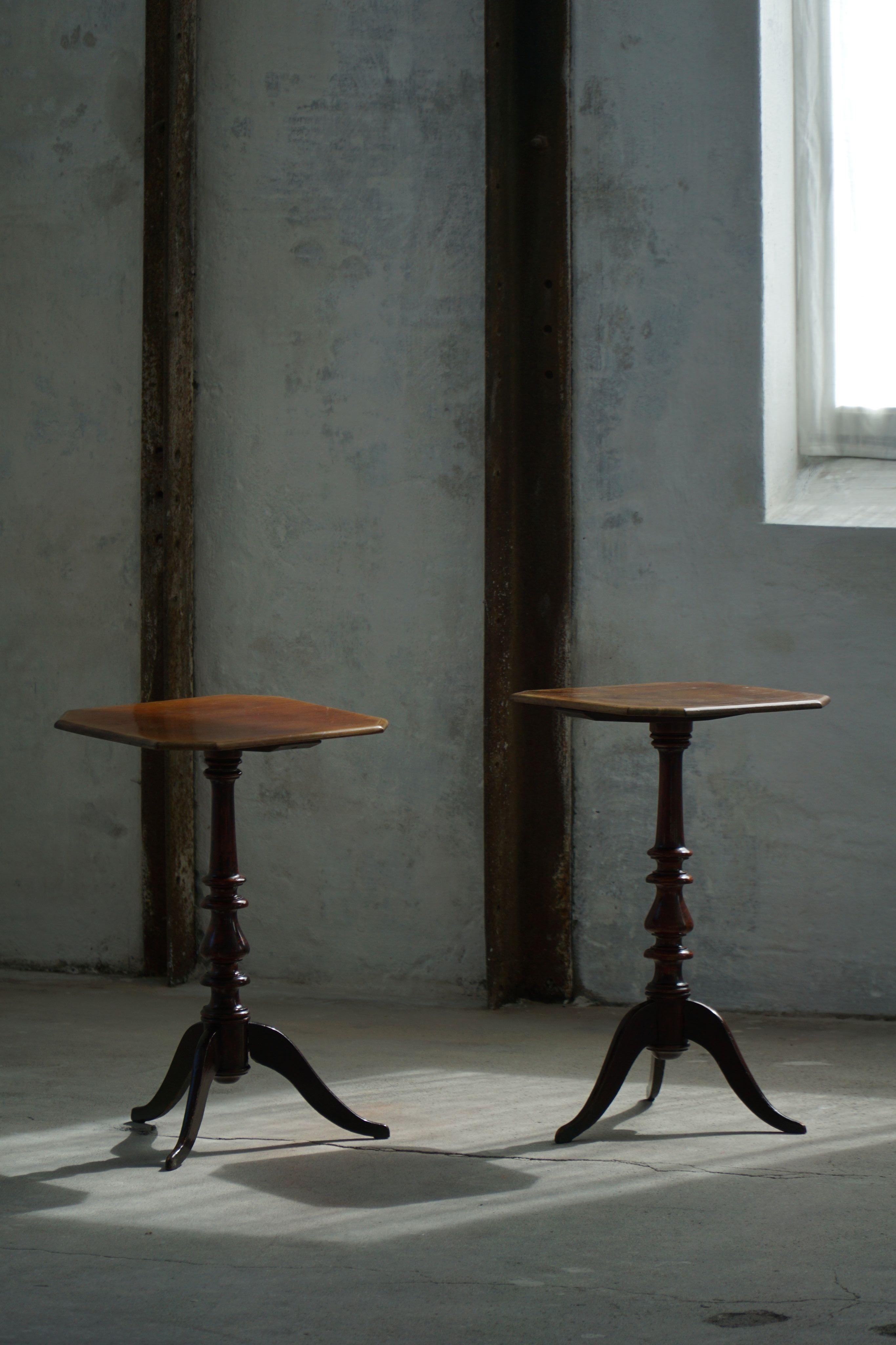 Pair of English Side Tables / Pedestals, Nutwood, Mid-Century, 1940s For Sale 1