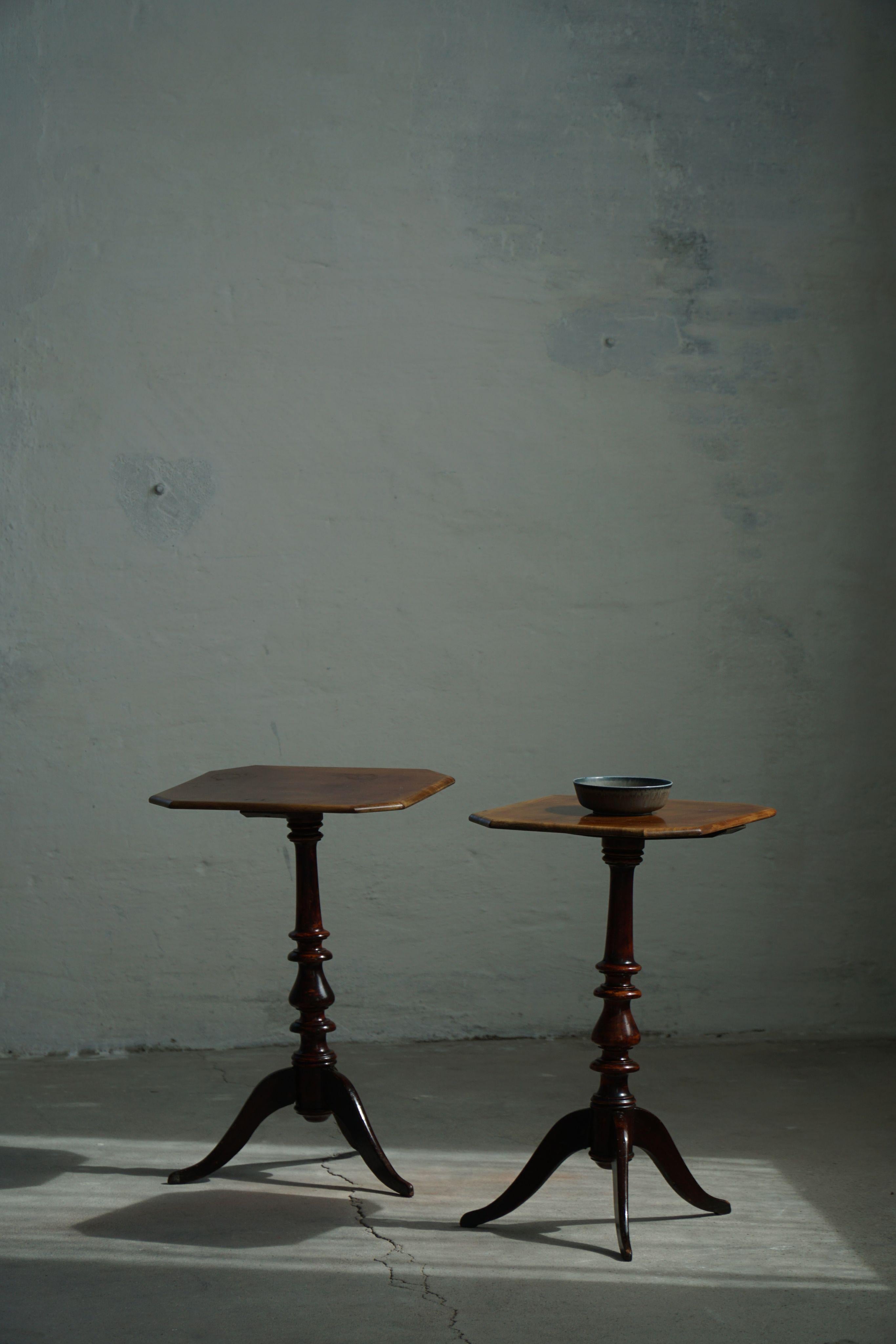 Pair of English Side Tables / Pedestals, Nutwood, Mid-Century, 1940s For Sale 3