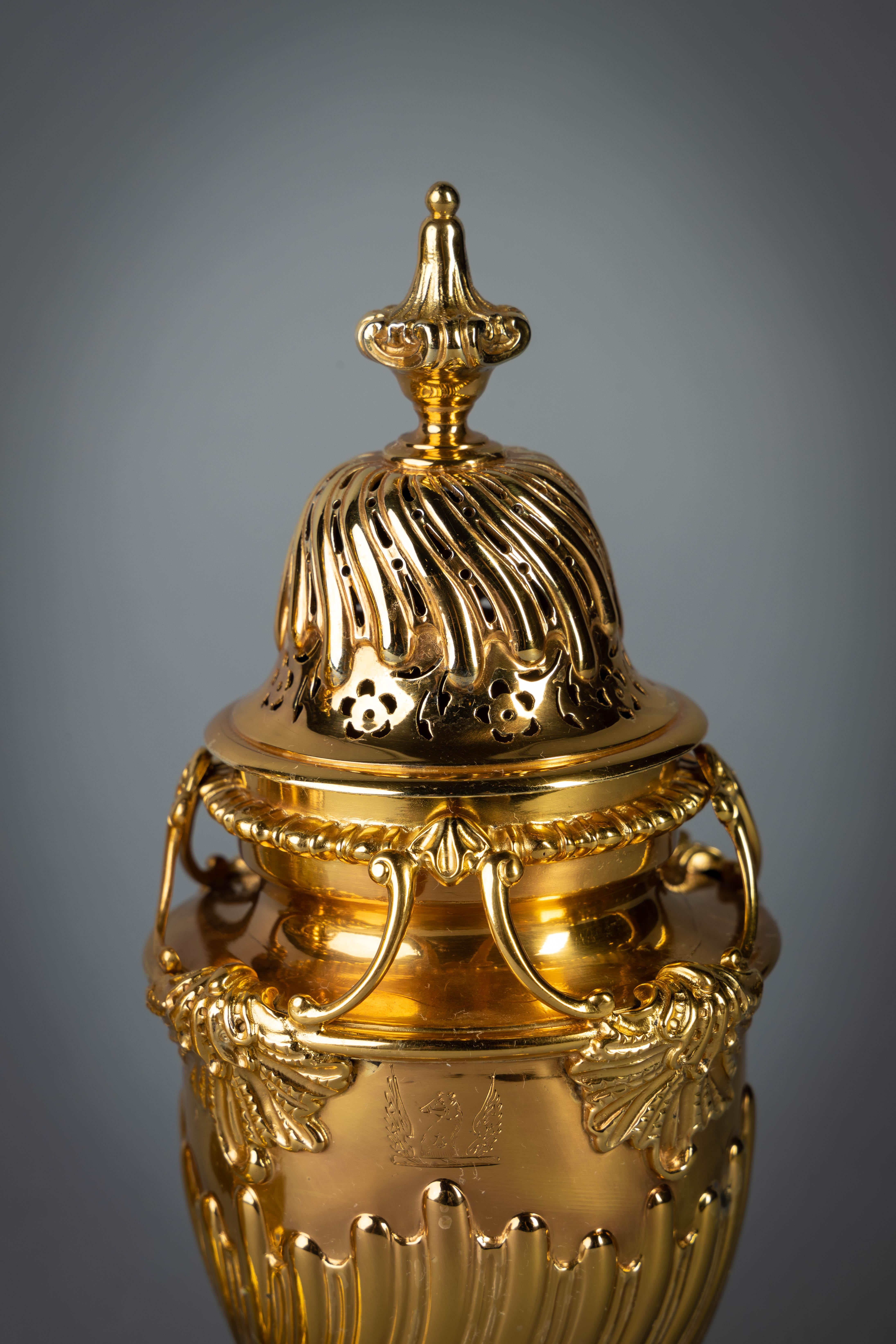Pair of English Silver-Gilt Sugar Casters In Good Condition For Sale In New York, NY