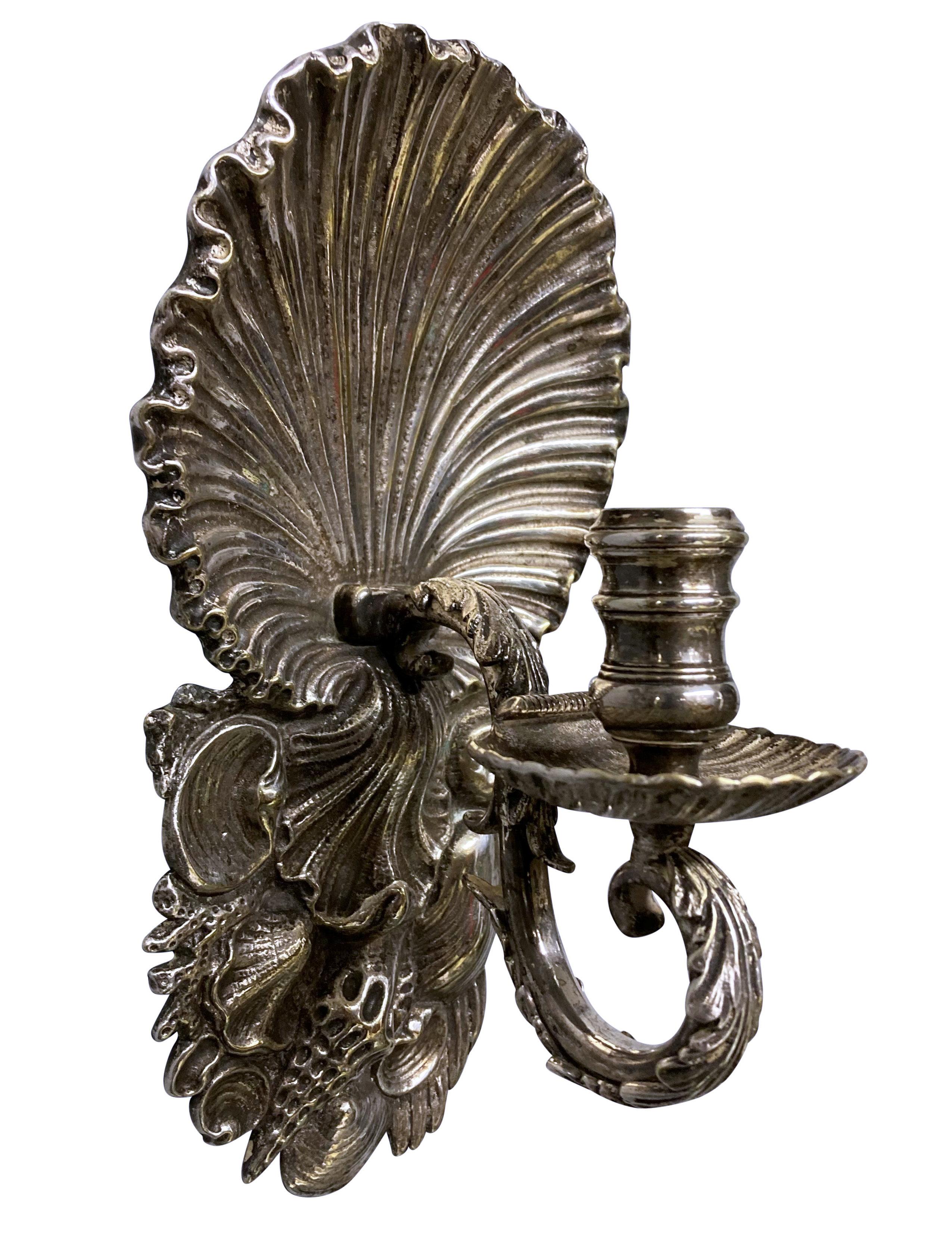 Inglese Coppia di appliques inglesi in argento a grotticella in vendita