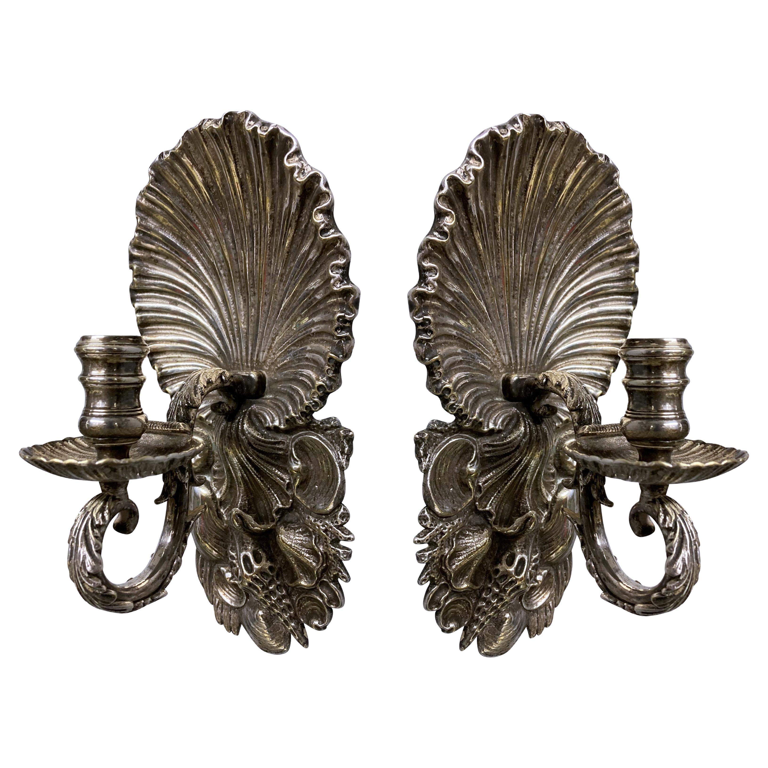 Coppia di appliques inglesi in argento a grotticella in vendita