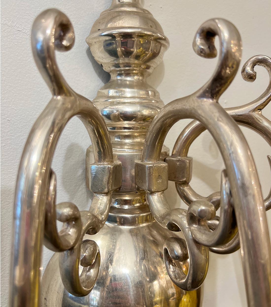 Pair of English Silver-Plated Sconces In Good Condition For Sale In New York, NY