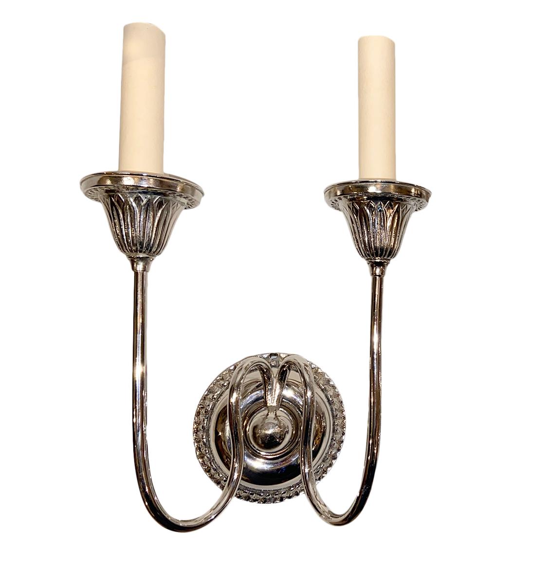 Early 20th Century Pair of English Silver Plated Sconces For Sale