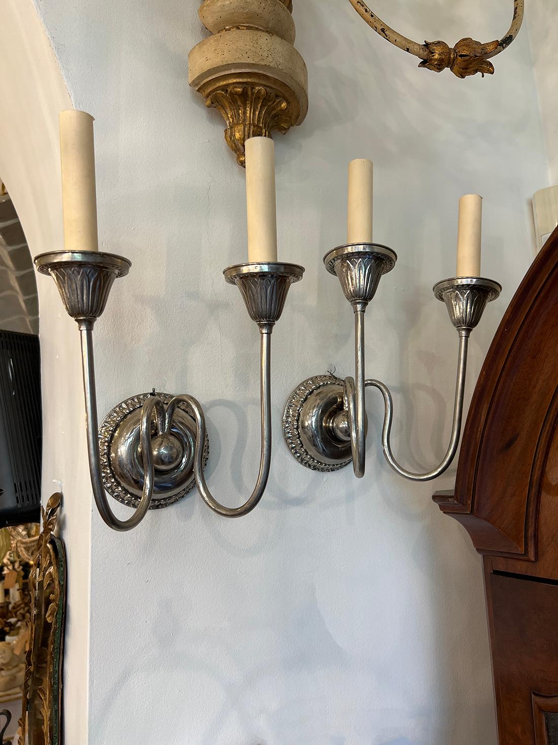 Inizio XX secolo Coppia di lampade inglesi placcate d'argento in vendita