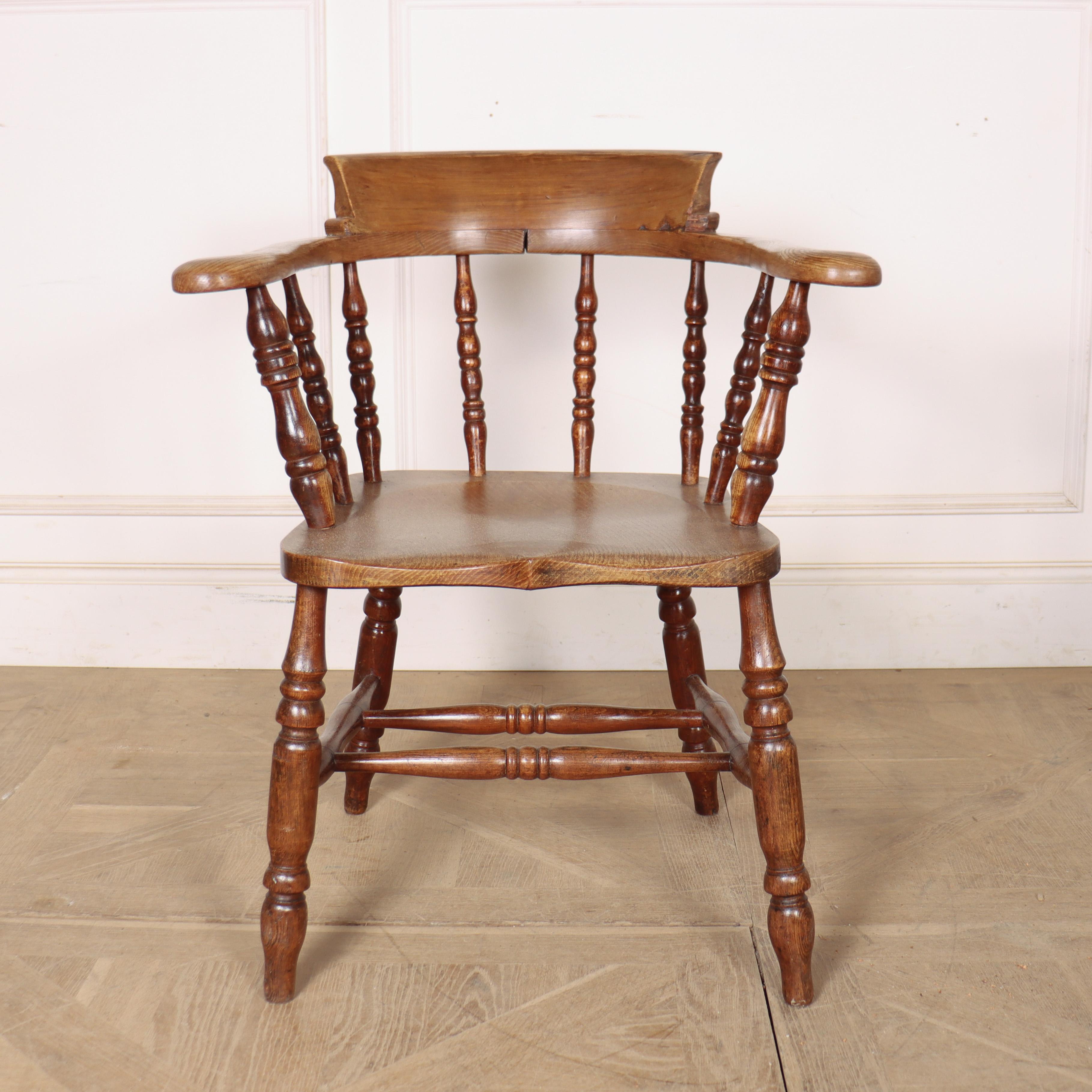 Paar englische Smokers Bow Arm Chairs im Angebot 3