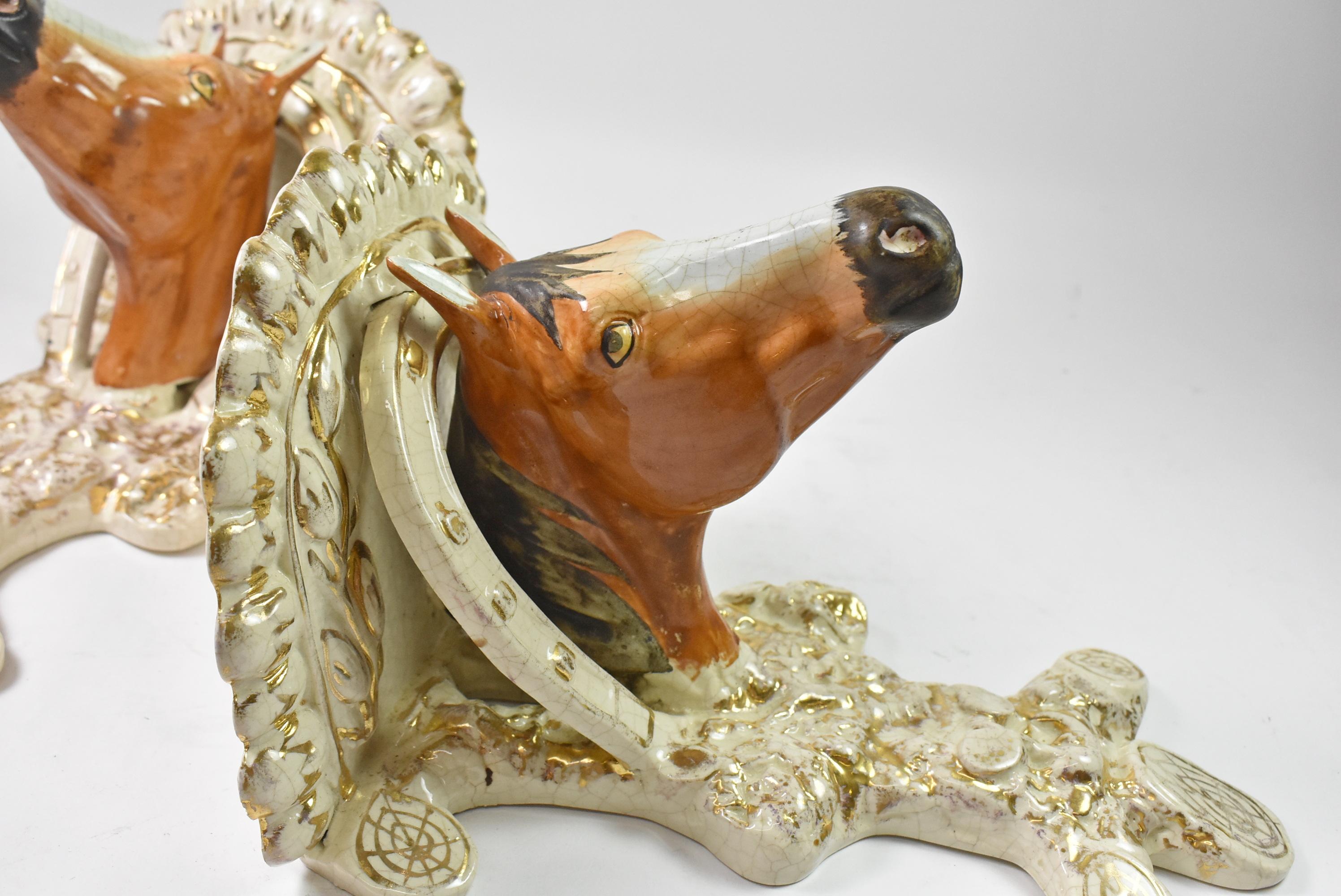 Pair of English Staffordshire Horse Scones In Good Condition For Sale In Toledo, OH