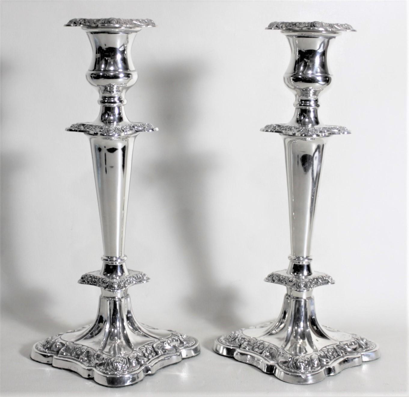 Pair of English Sterling Silver Candlesticks with Chased Floral Decoration In Good Condition In Hamilton, Ontario
