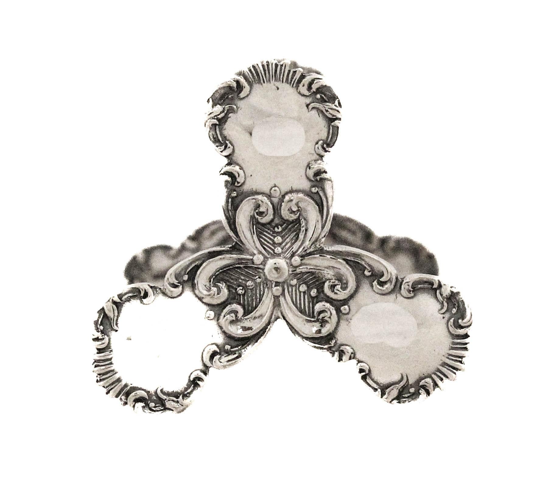 Pair of English Sterling Silver Knife Rests In Excellent Condition For Sale In Brooklyn, NY