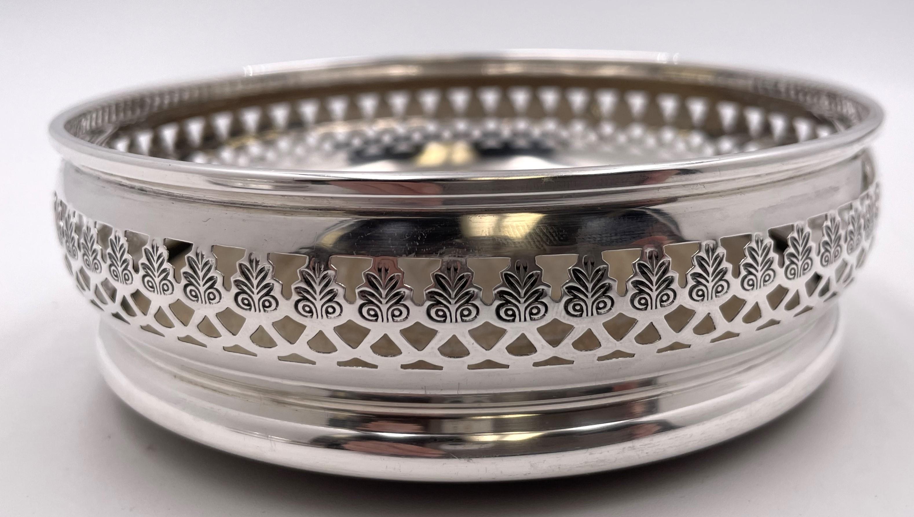 Pair of English Sterling Silver & Wood Coasters In Good Condition For Sale In New York, NY