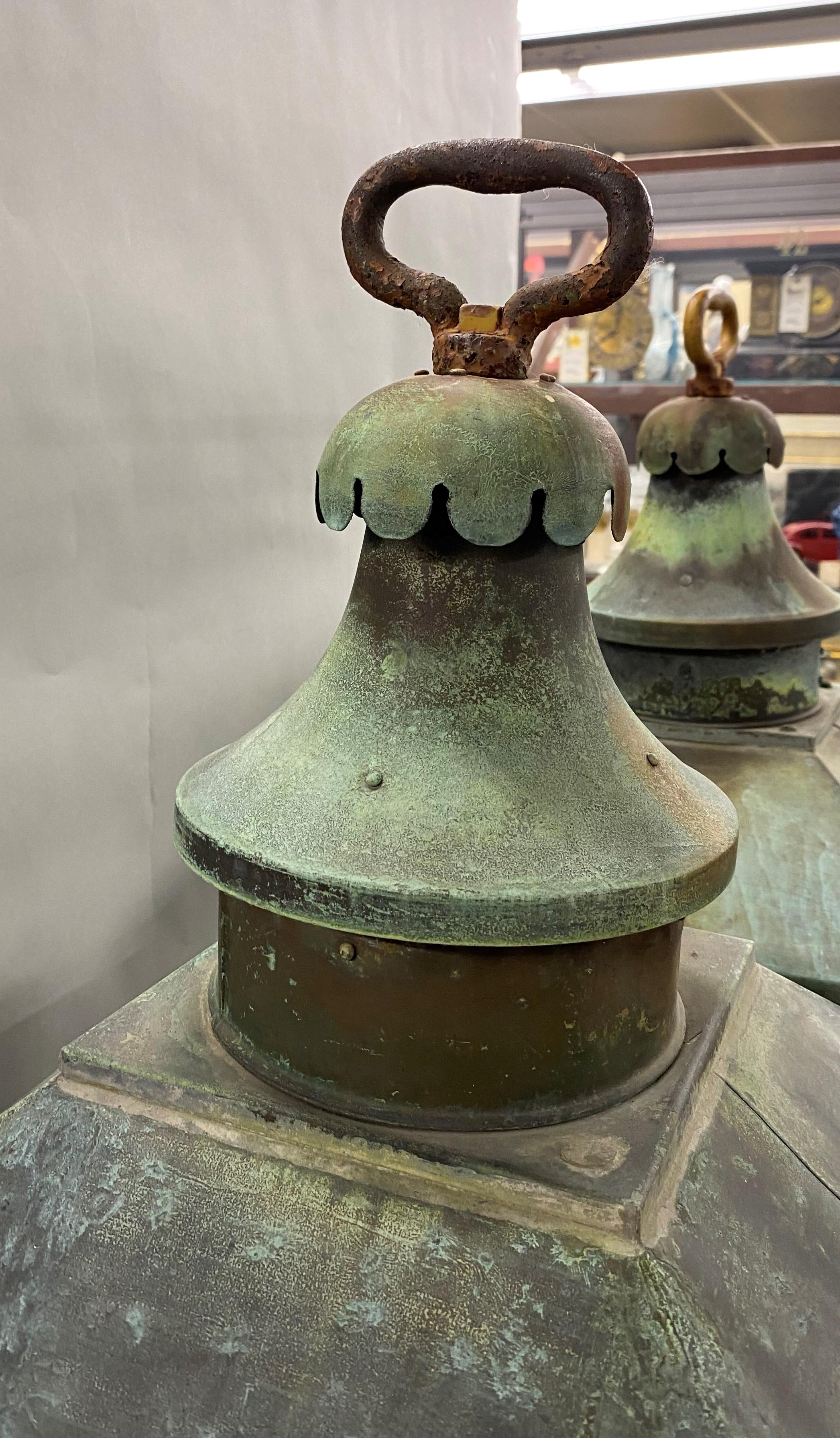 Pair of English Street Lamps by Parkinson and W & B Cowan Ltd with Verdigris In Good Condition In Milford, NH
