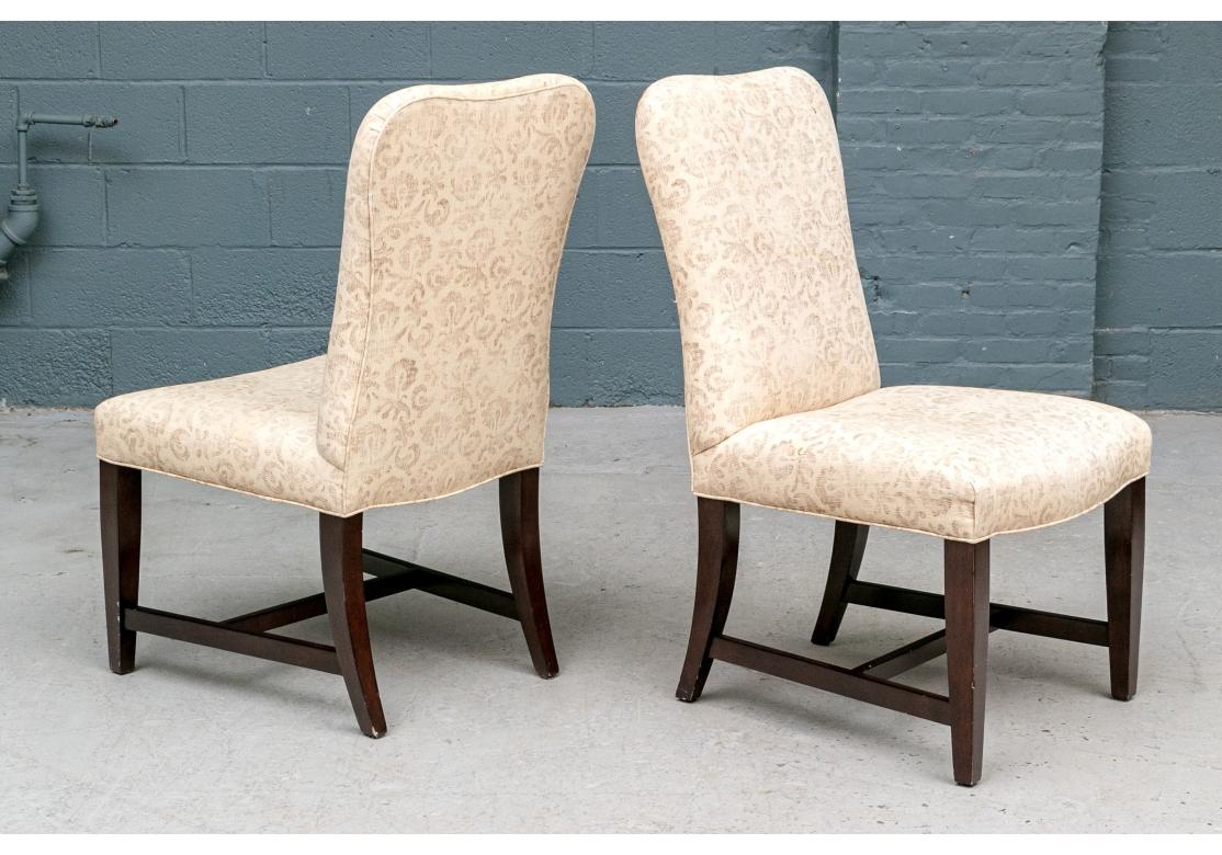 Paire de chaises d'appoint de style anglais par Edward Ferrell Ltd. État moyen - En vente à Bridgeport, CT