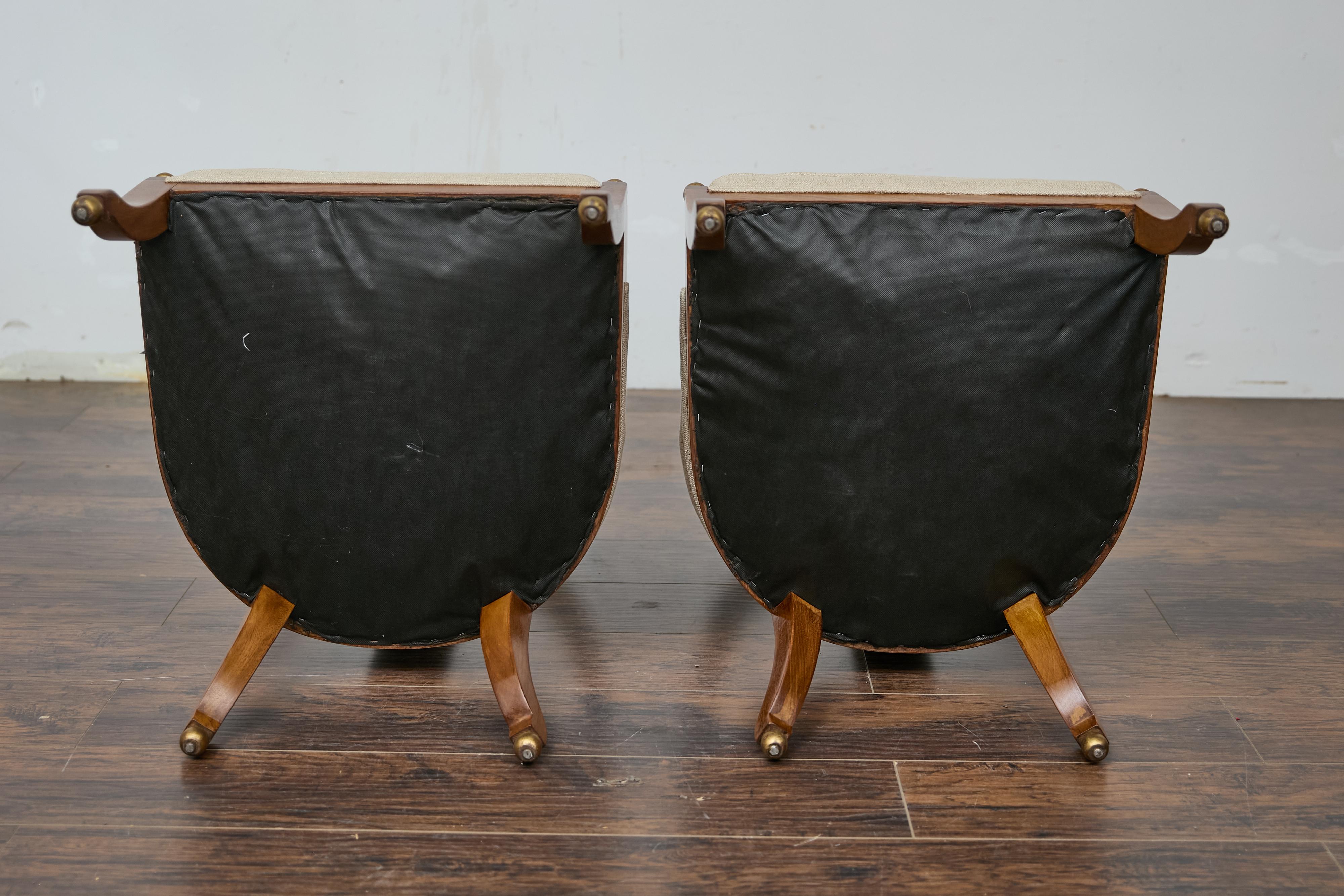 Paire de chaises à cuillère de style Upholstering circa 1920 avec coussins d'assise tapissés en vente 7