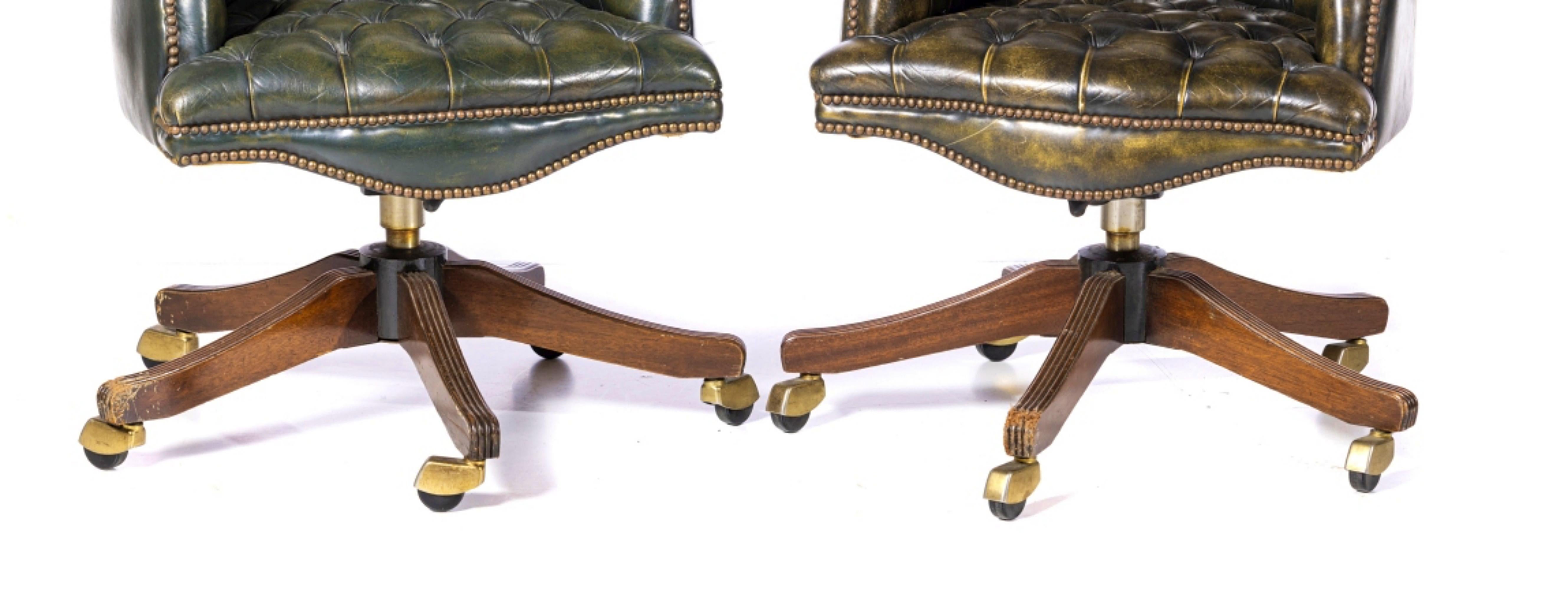 Victorian Pair of English Swiveling Desk Chairs Early 20th Century For Sale