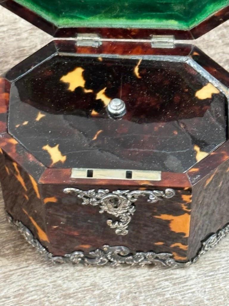 Pair of English Tortoise Shell Victorian Silver Mounted Tea Caddies c.1890 For Sale 2