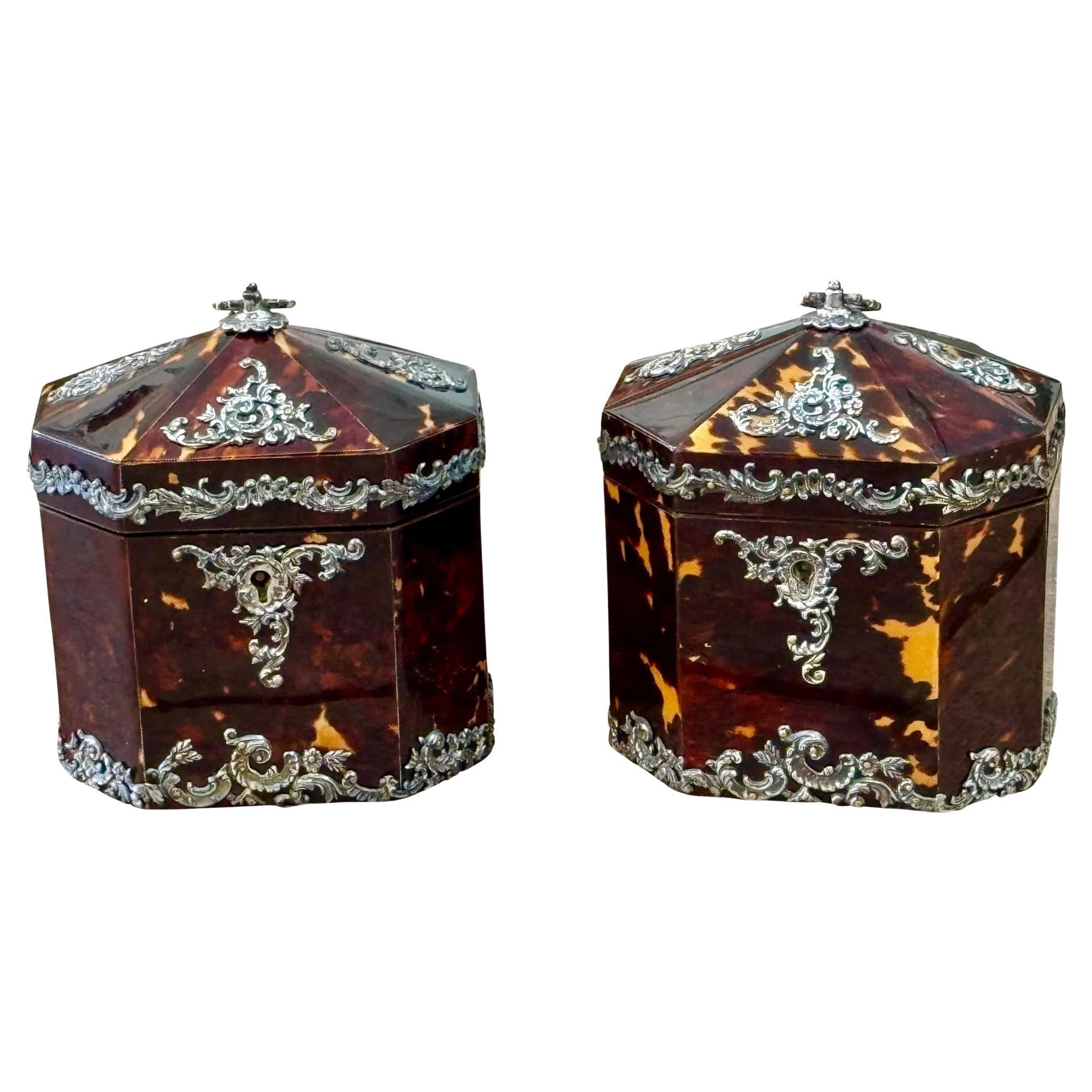 Pareja de teteras victorianas inglesas de concha de tortuga montadas en plata c.1890
