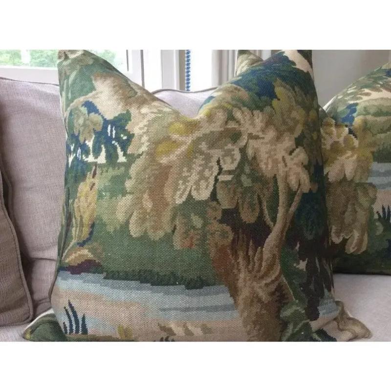 Americano Coppia di cuscini tradizionali inglesi Cowtan e Tout 