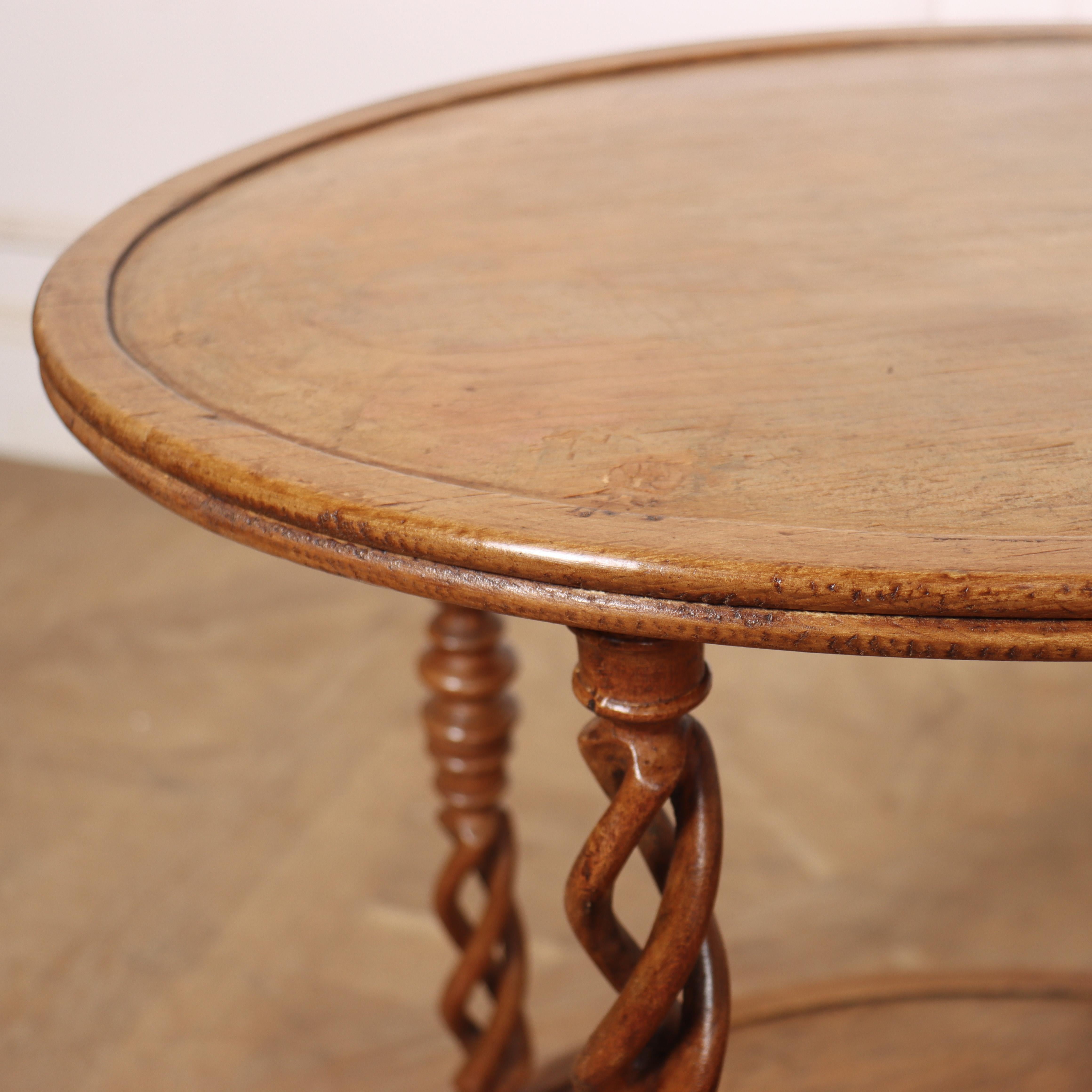 XIXe siècle Pair of English Two Tier Lamp Tables en vente