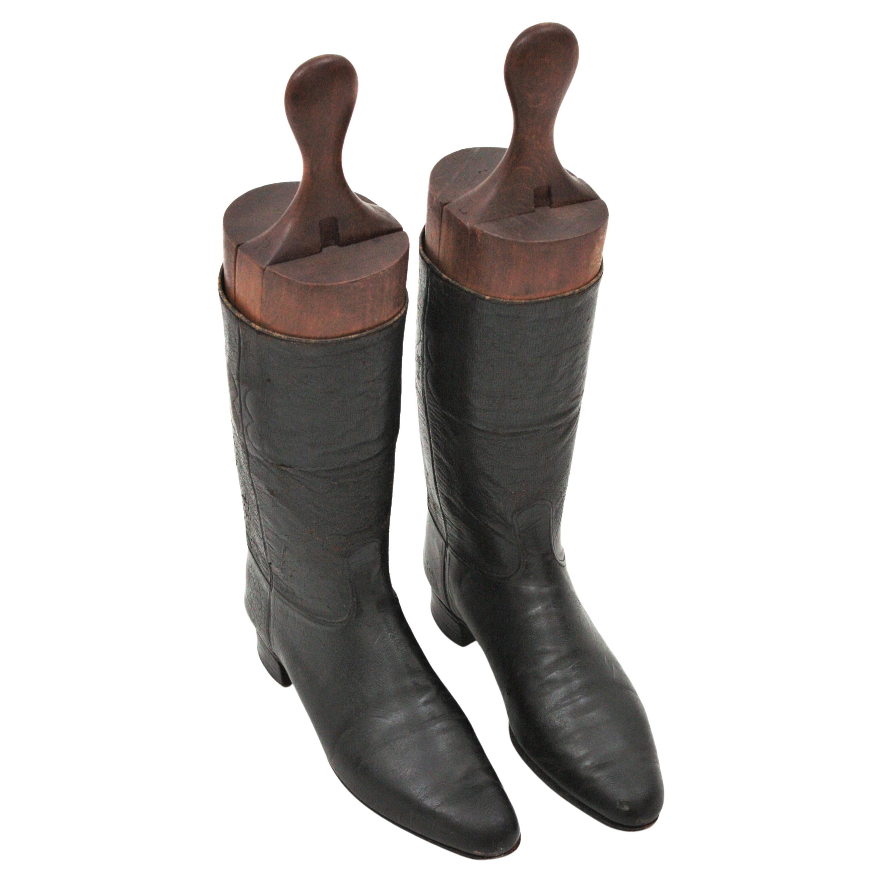 Paire de bottes victoriennes anglaises en cuir sur mesure avec arbres en bois