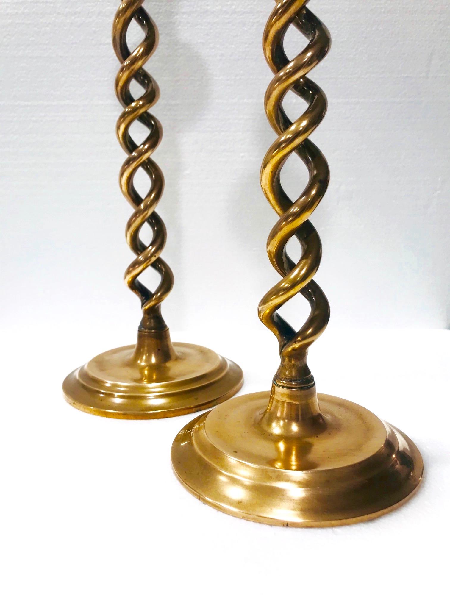Pair of English Victorian Brass Spiral Candlesticks, Early 20th Century 6