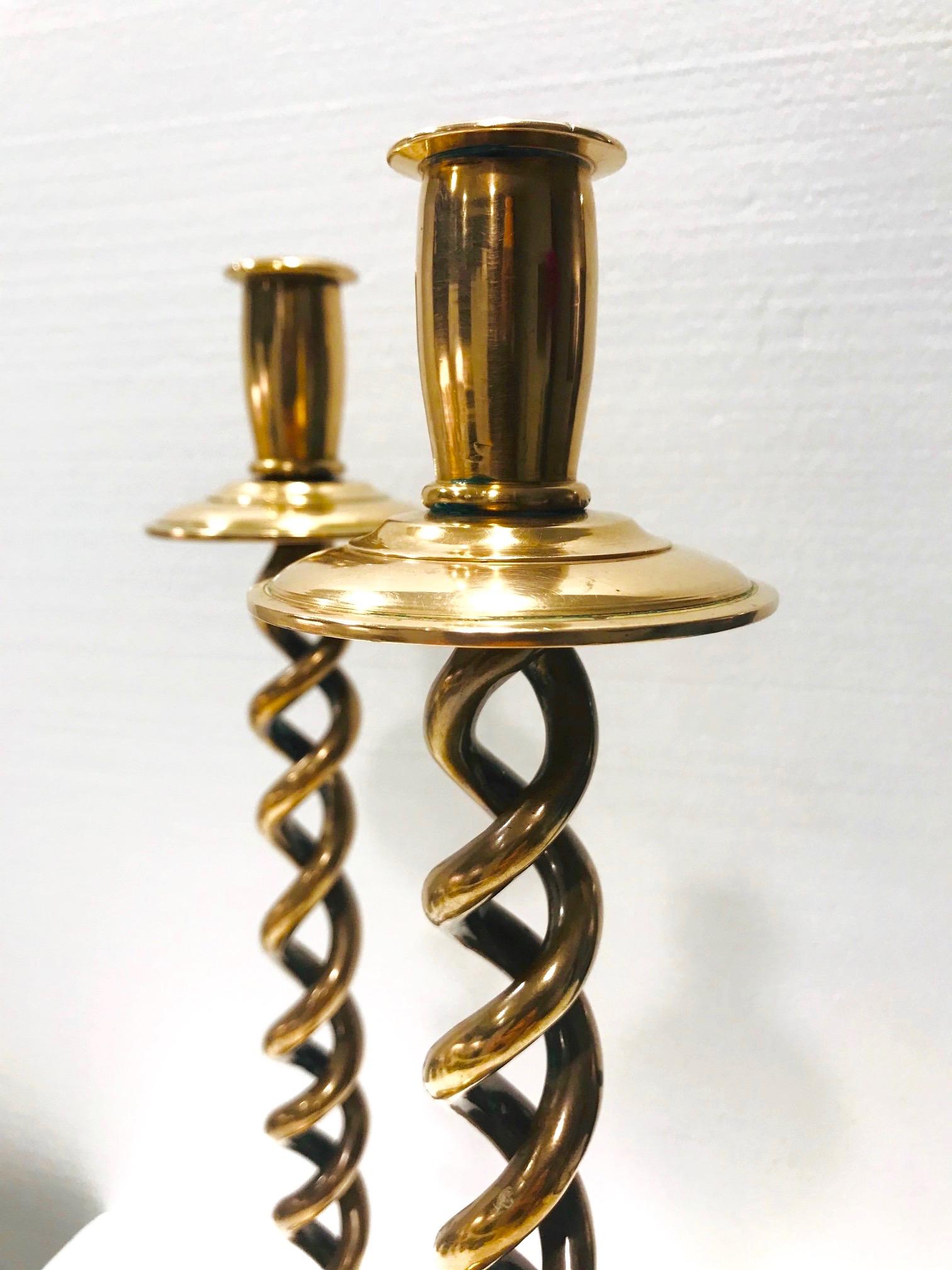 Cast Pair of English Victorian Brass Spiral Candlesticks, Early 20th Century
