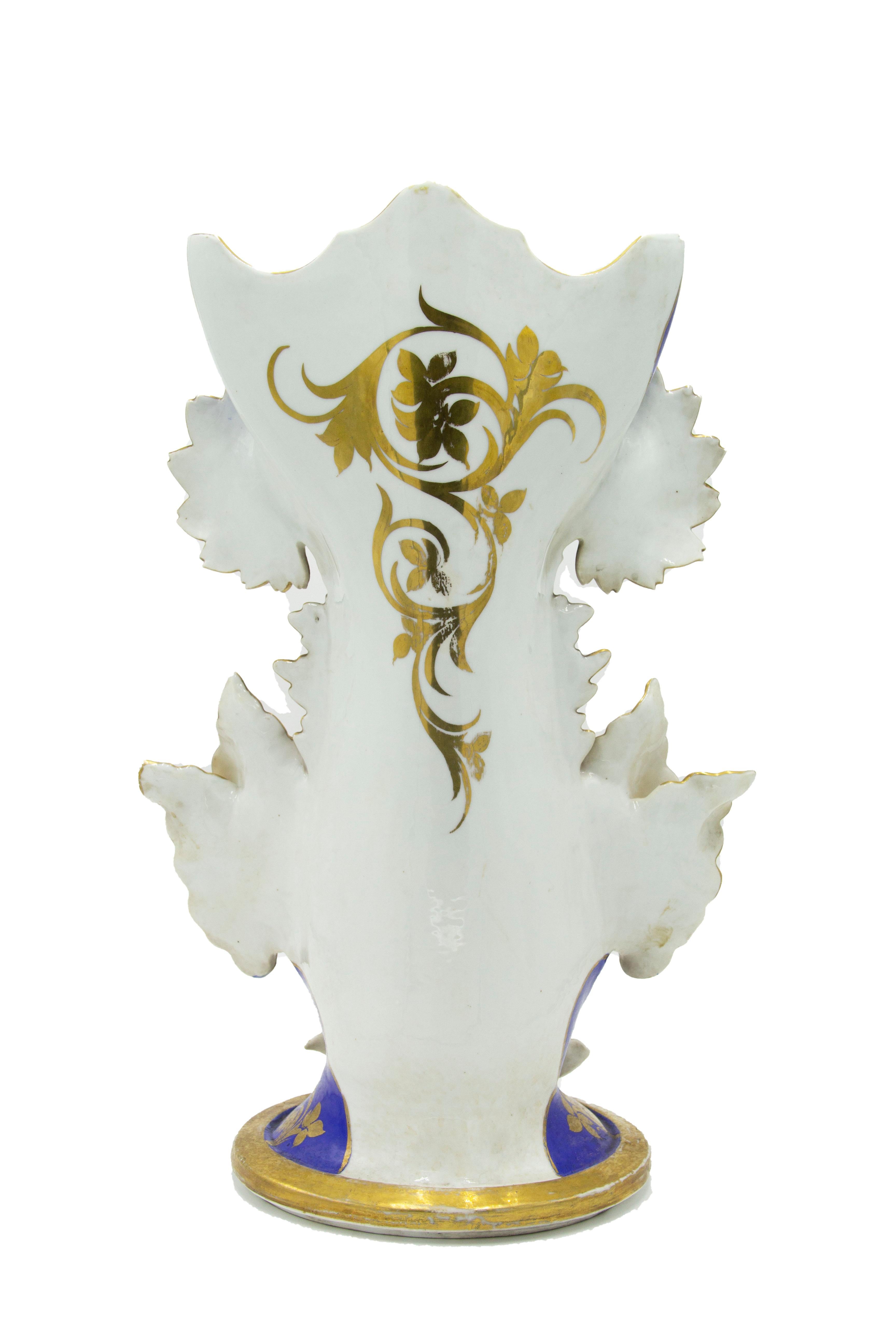Anglais Paire de vases en porcelaine de Chelsea de l'époque victorienne anglaise en vente
