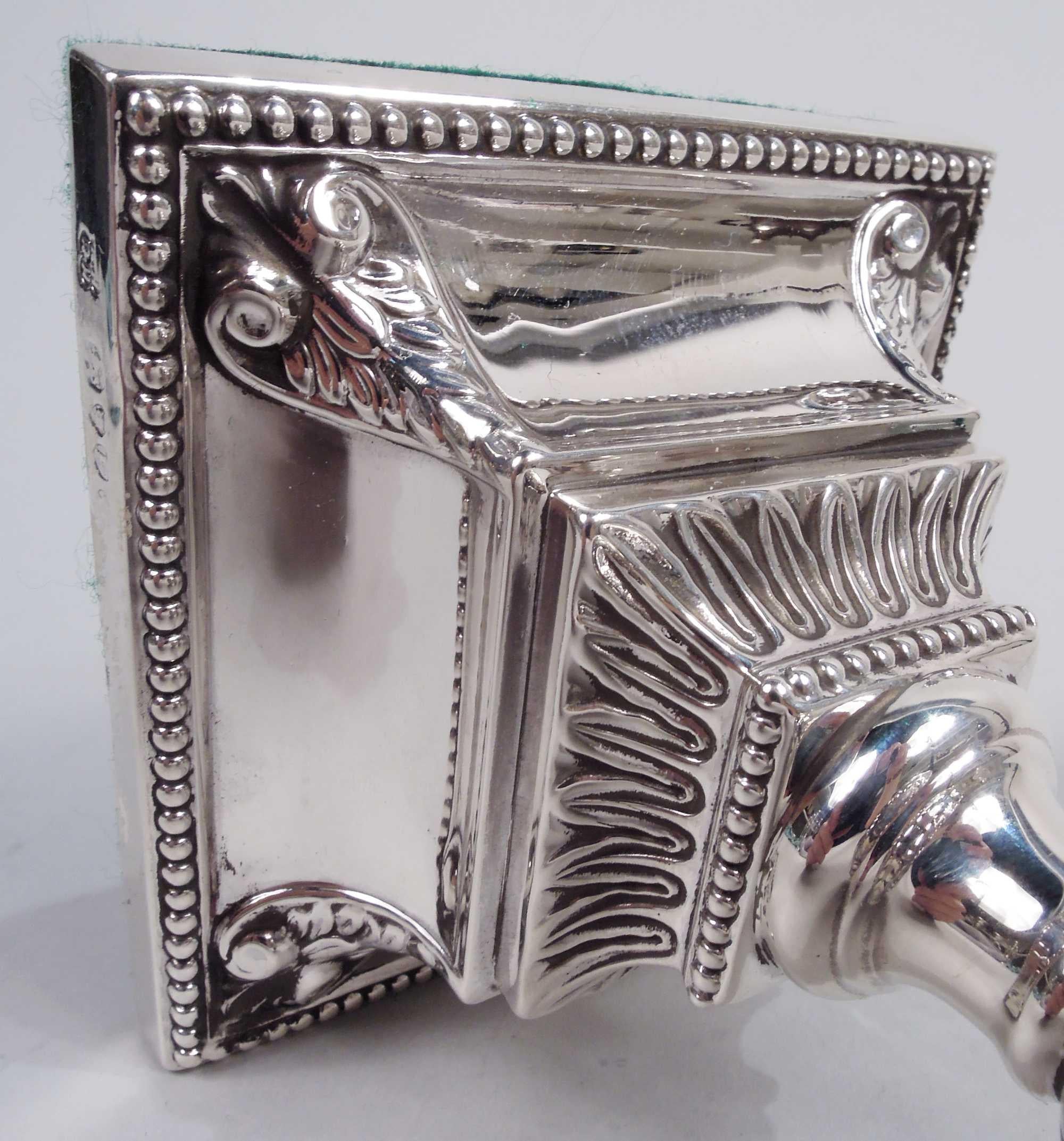 Pair of English Victorian Classical Sterling Silver Candlesticks, 1881 For Sale 2