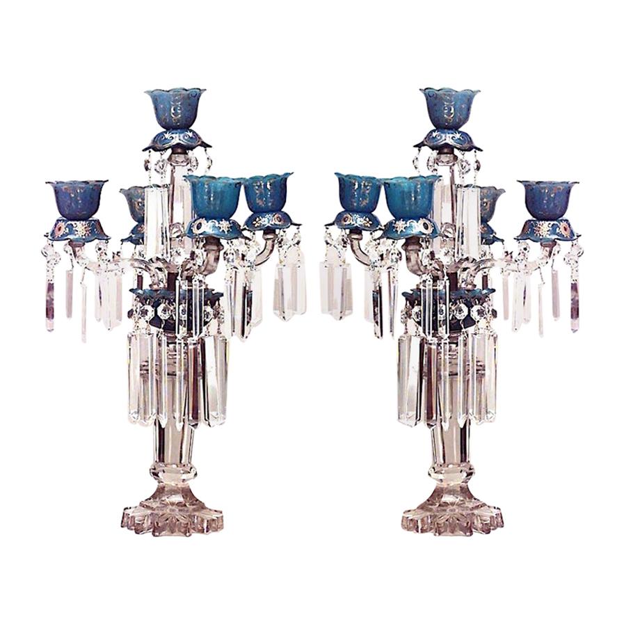 Pareja de candelabros ingleses victorianos de cristal y opalina
