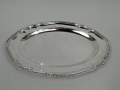 Paire de plateaux de service anglais victoriens en argent sterling de style géorgien, 1846
