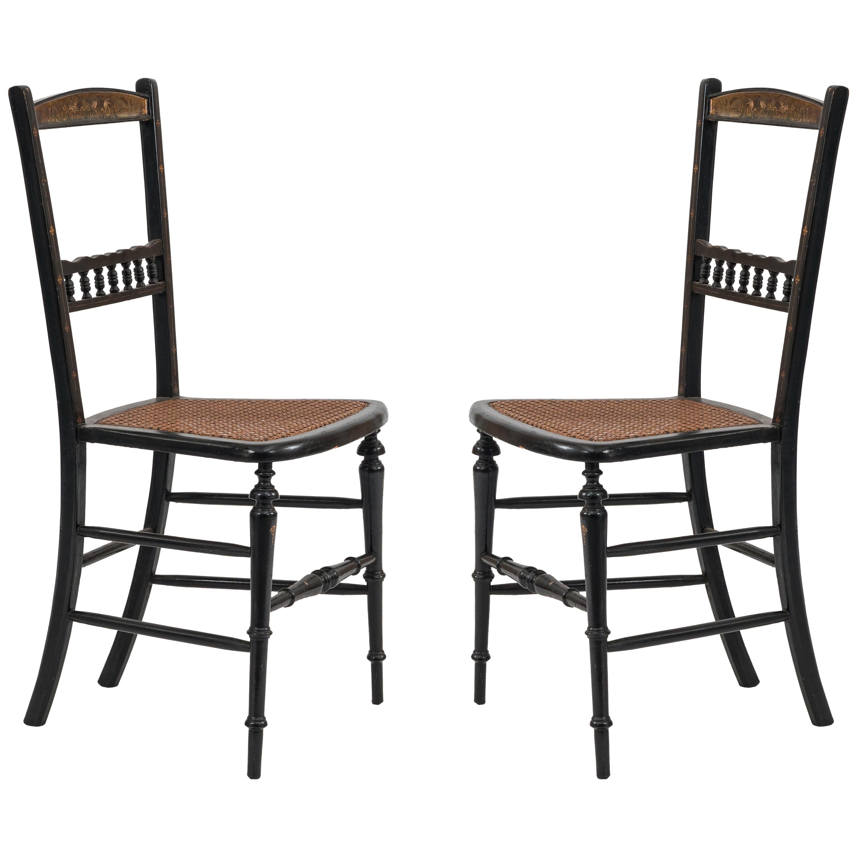Paire de chaises d'appoint laquées de style victorien anglais