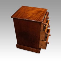 Pair of English Victorian mahogany night stands