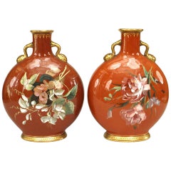 Pareja de jarrones ingleses victorianos de porcelana Minton