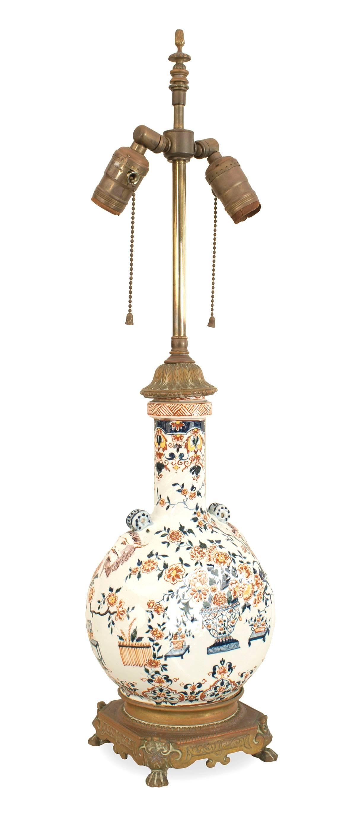 Victorien Paire de lampes de table en porcelaine anglaise de style victorien en vente