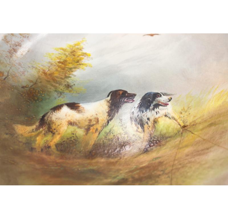XIX secolo Coppia di placche da parete in porcellana inglese di epoca vittoriana con scene di cani da caccia in vendita