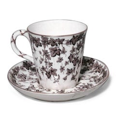 Pair of English Victorian Porcelain Teacups and Saucers