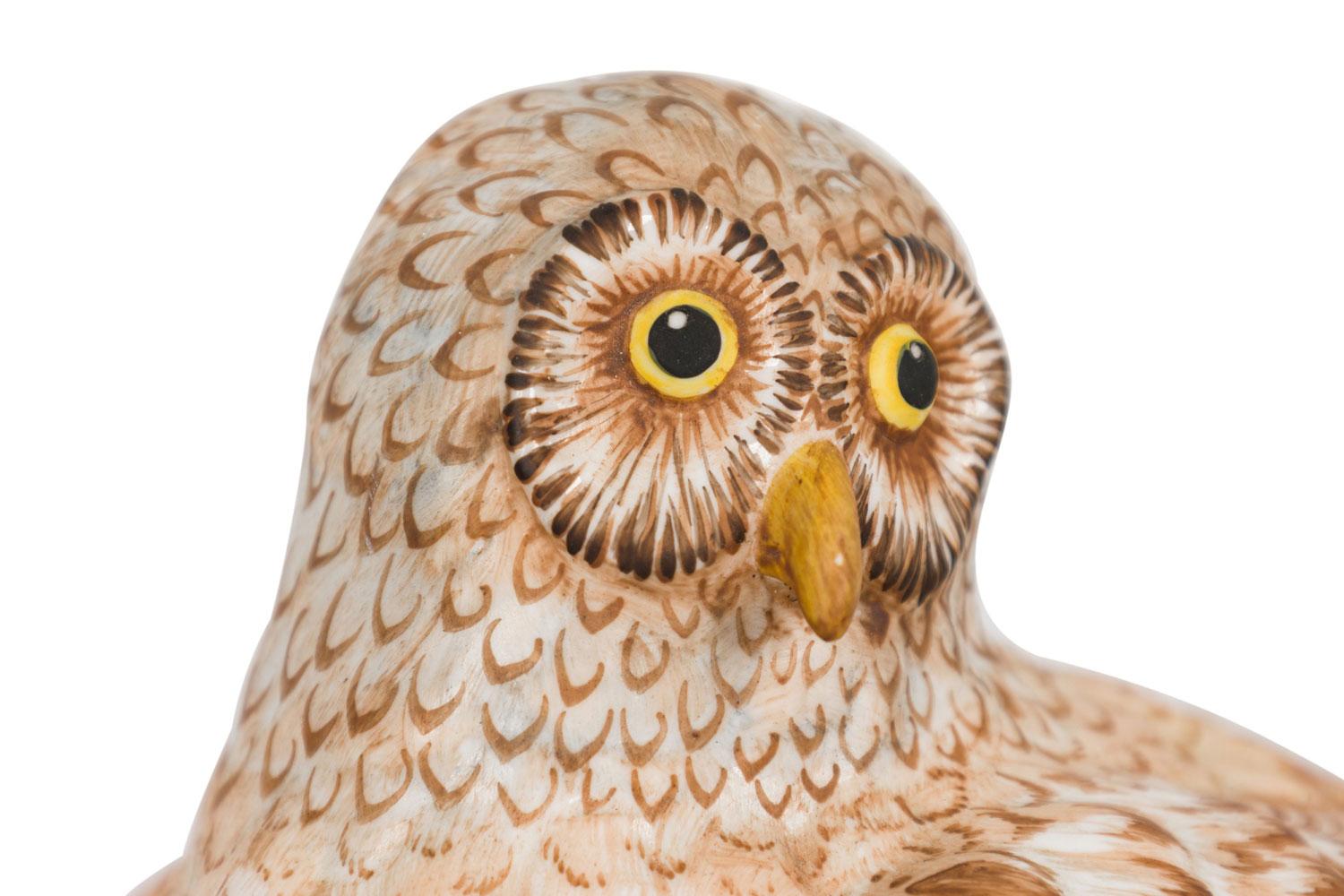 Paar englische viktorianische Staffordshire Kleine keramische Falken-Tauben Figuren (Keramik) im Angebot