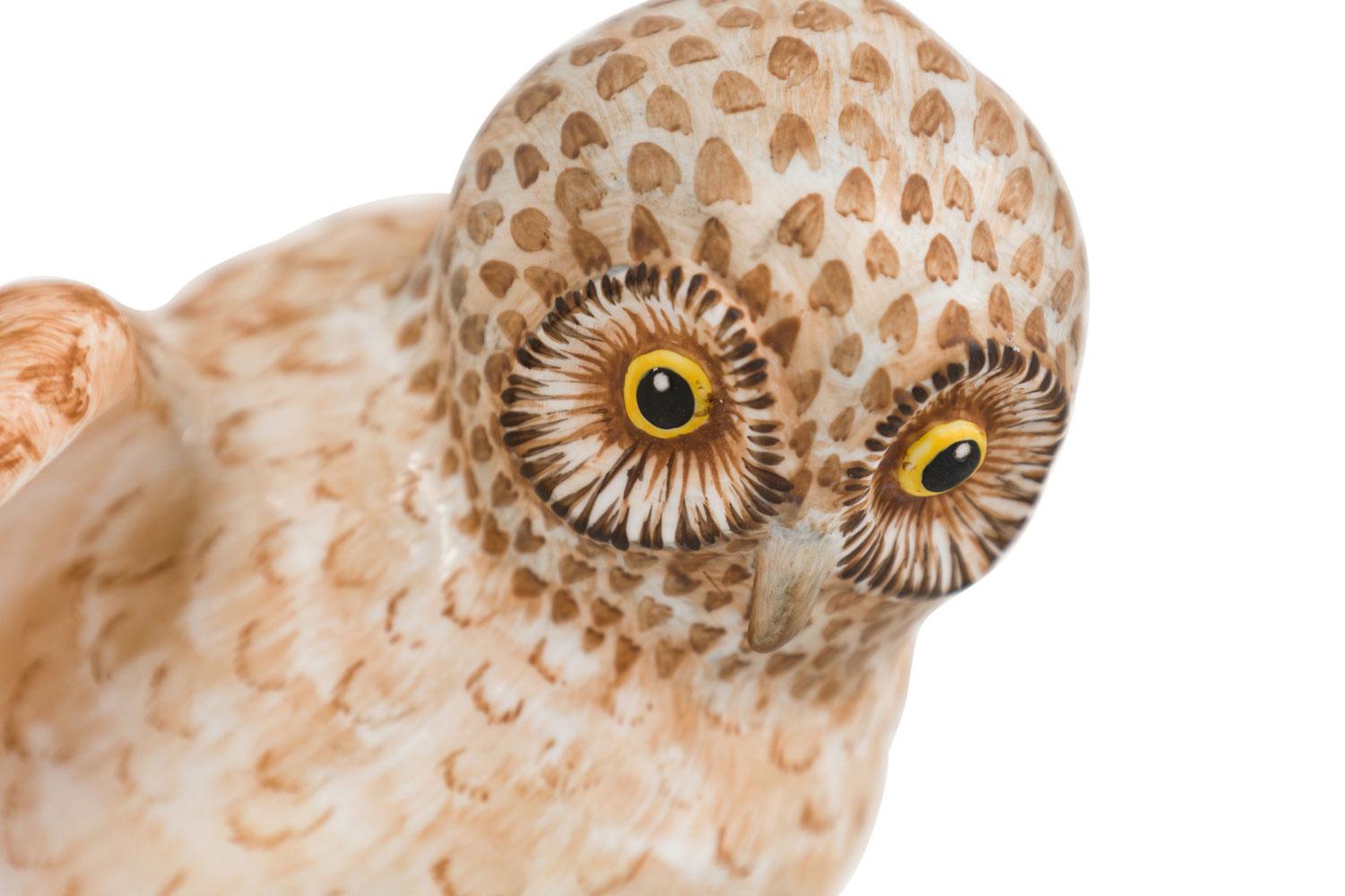 Paar englische viktorianische Staffordshire Kleine keramische Falken-Tauben Figuren im Angebot 1