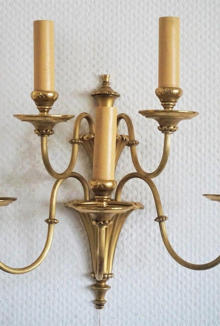 Pair of English Victorian Style Brass Two-Tier Five-Light Wall Sconces For Sale 1