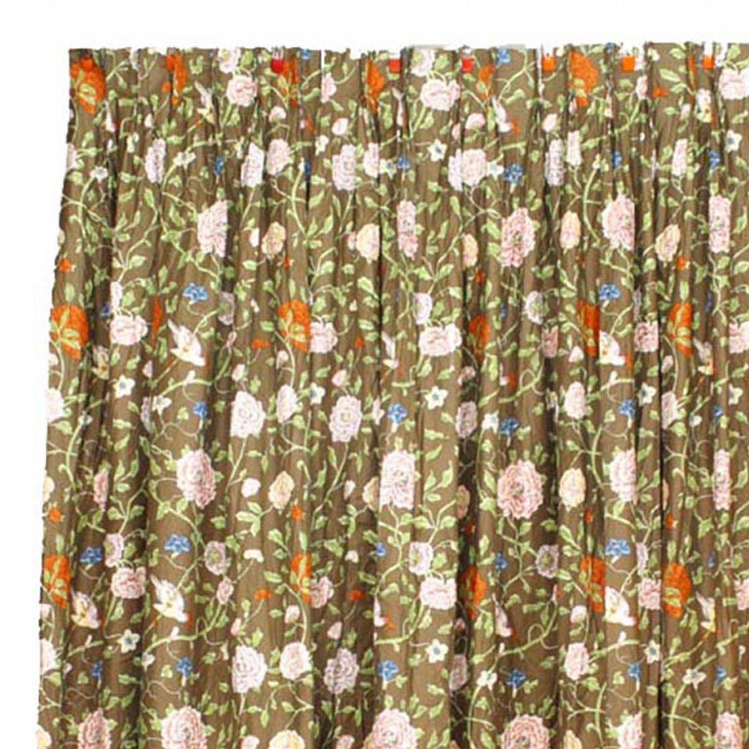 Victorien Pair of English Victorian Style Cotton Drapes with Flowering Drapes en vente