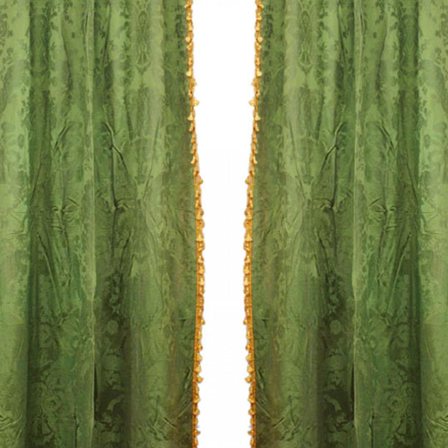 Inconnu Paire de rideaux anglais de style victorien en damas vert avec glands dorés en vente